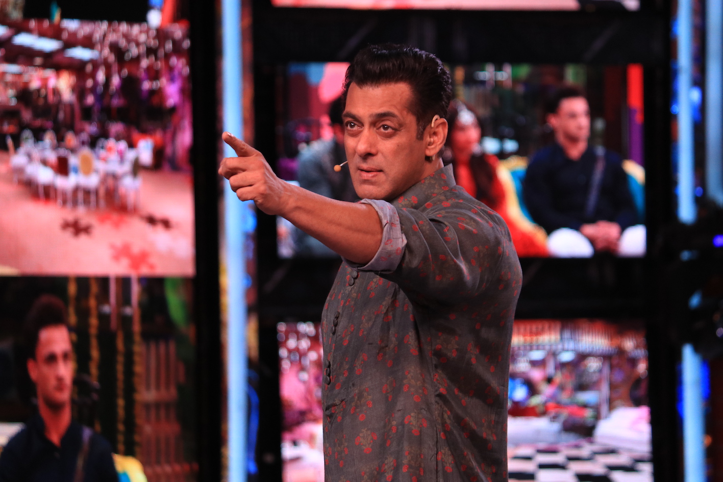 Salman Khan bursts egos this Diwali