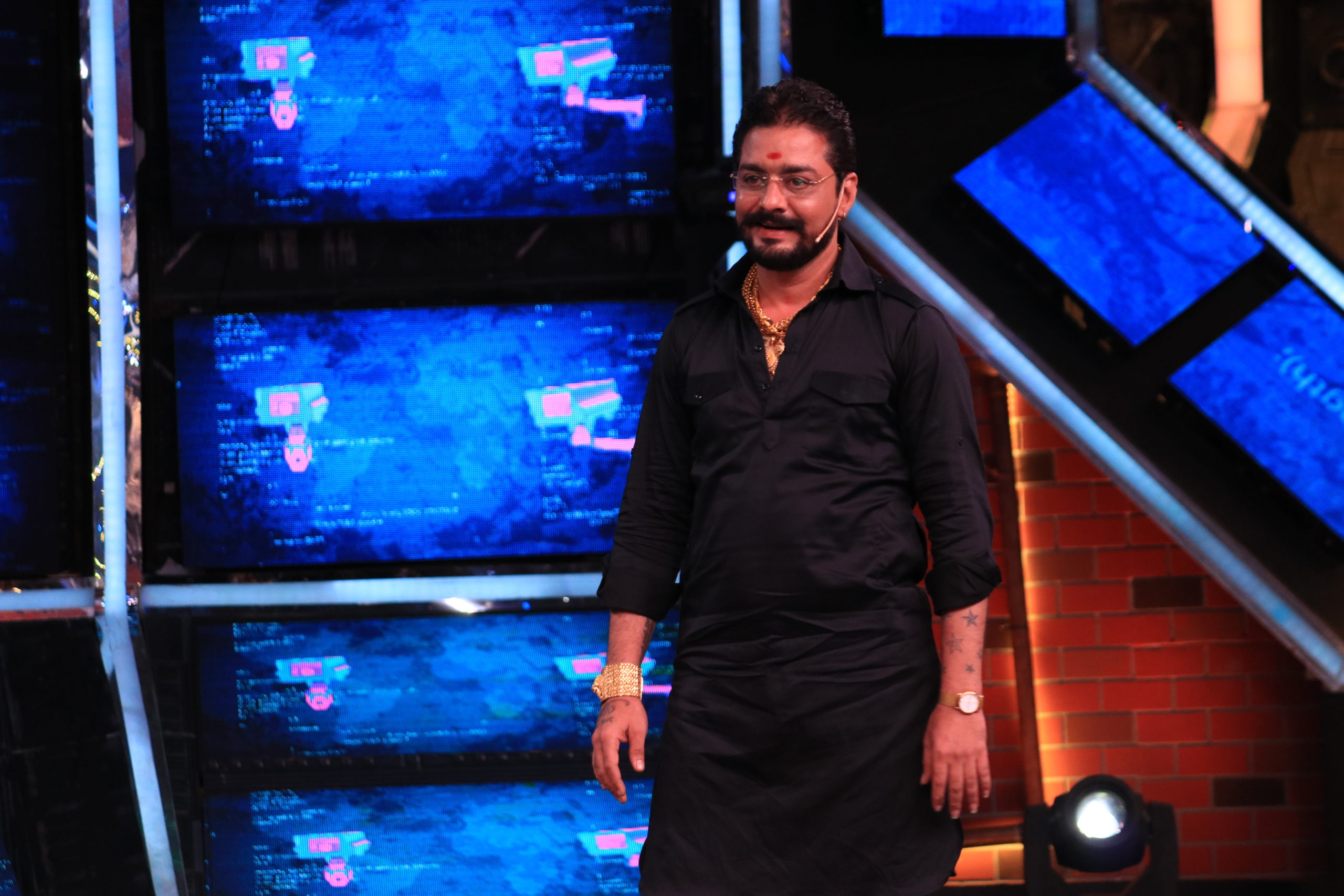 Gear up, Bigg Boss tedha welcomes new housemates