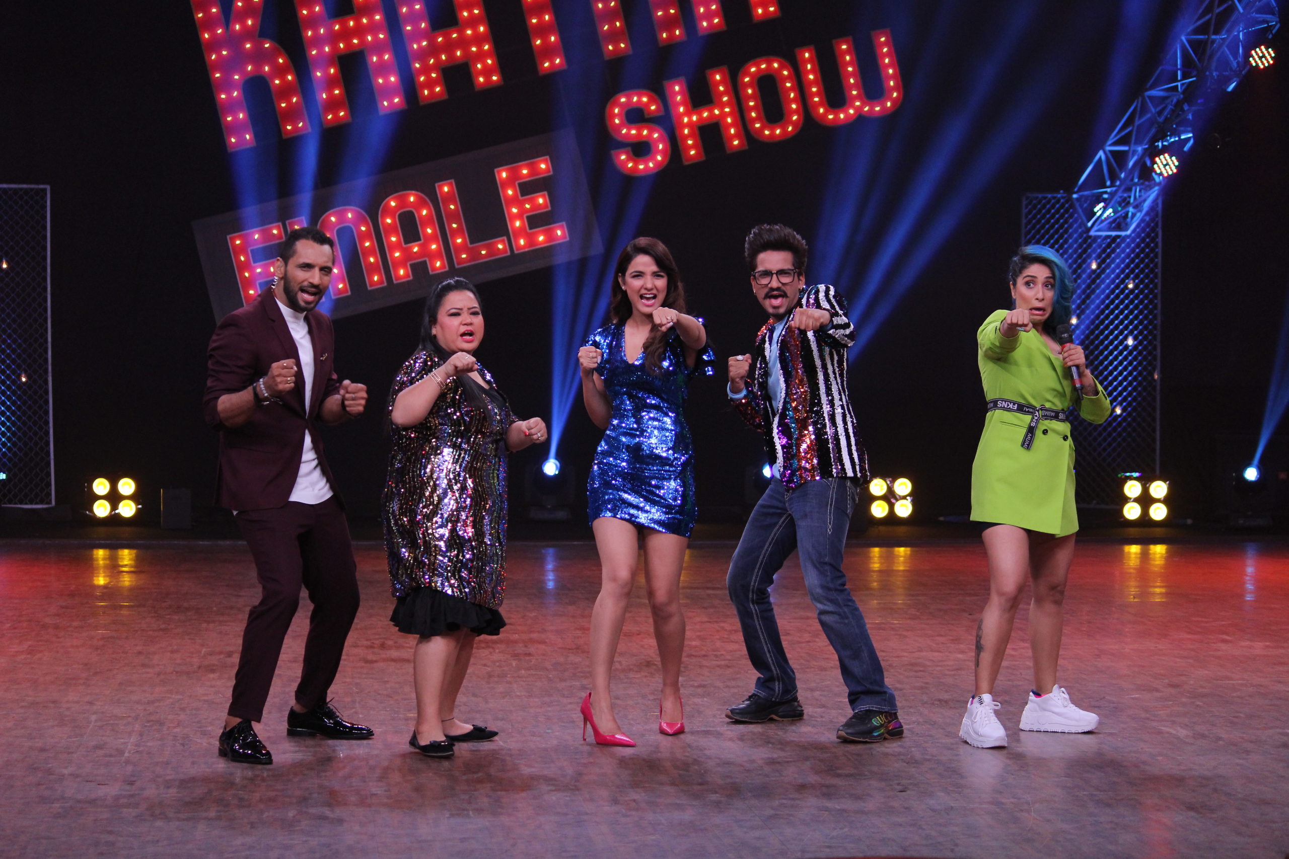 Note On Neha Bhasin performs at the grand finale episode of The Khatra Show