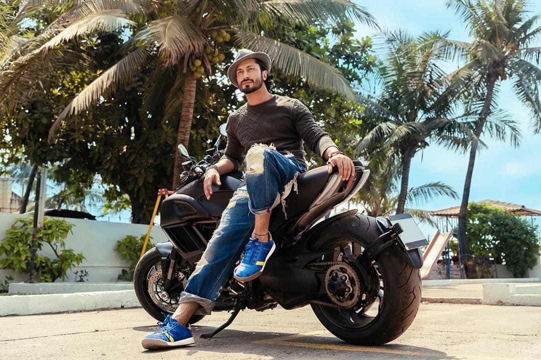 ‘Riding’ high on emotions, Vidyut Jammwal’s manager gifts a bike to the actor