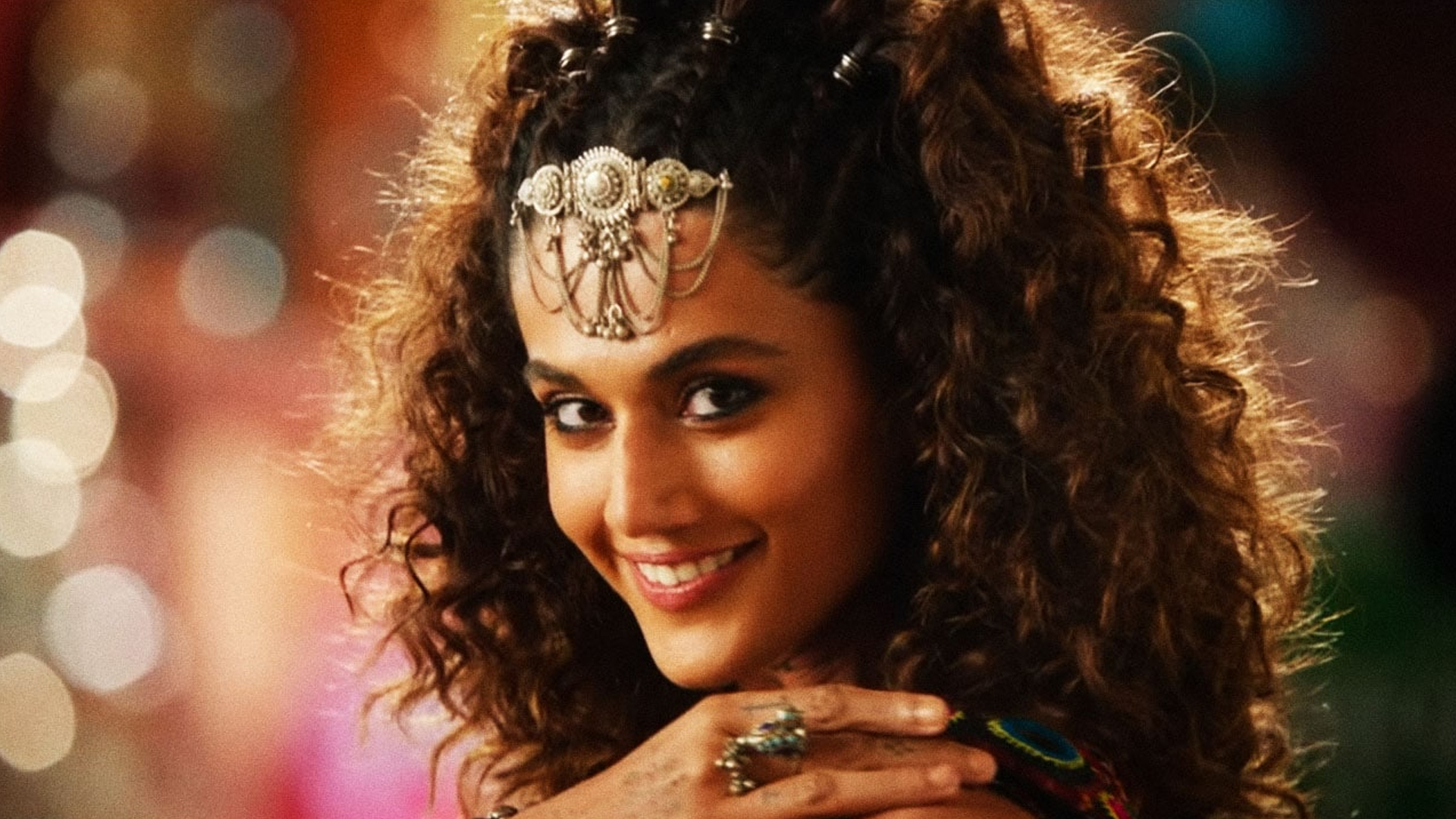 Ghani Cool Chori’ from Taapsee Pannu-starrer ‘RASHMI ROCKET’ is a perfect foot-tapping song for Navratri this year!