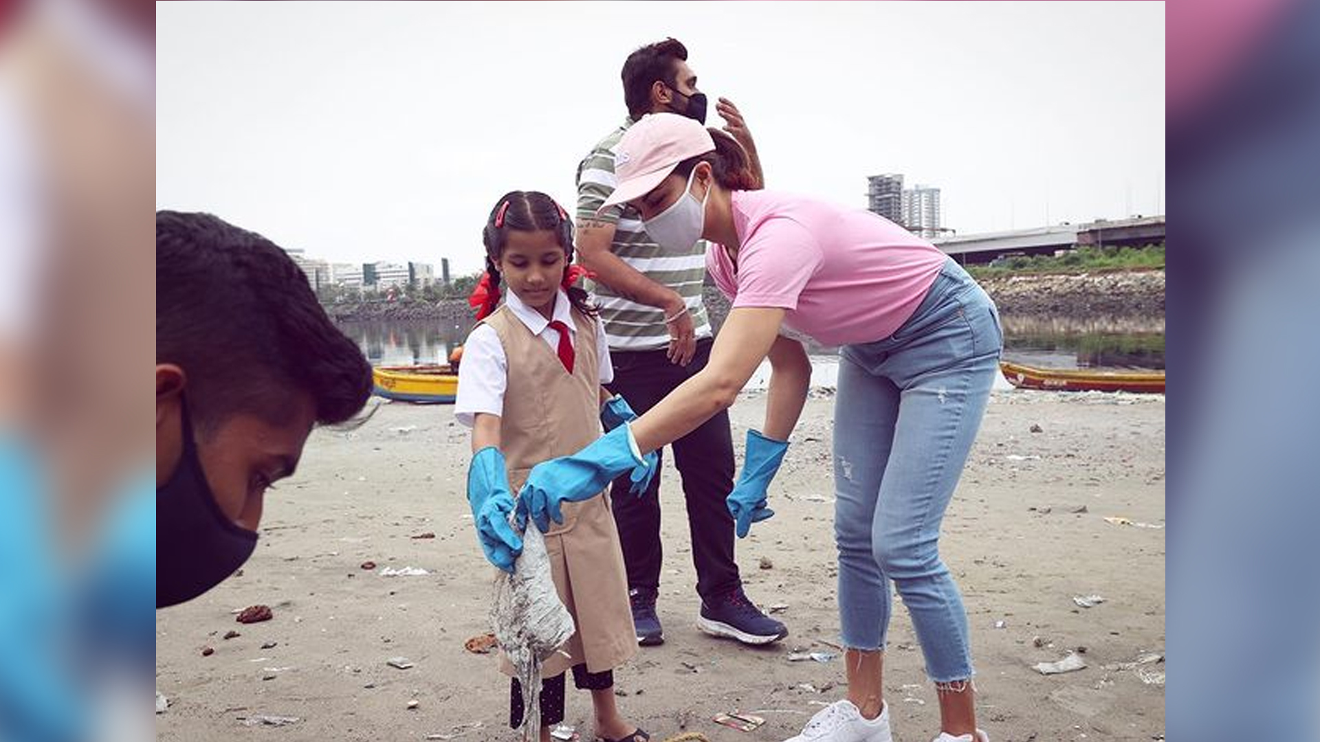 Jacqueline Fernandez goes Beach cleaning on the occasion of Gandhi Jayanti, see pictures!