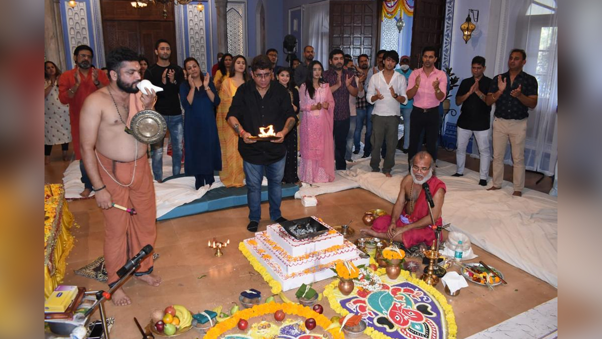 Star Bharat’s Woh Toh Hai Albelaa takes off with a Puja before the grand launch
