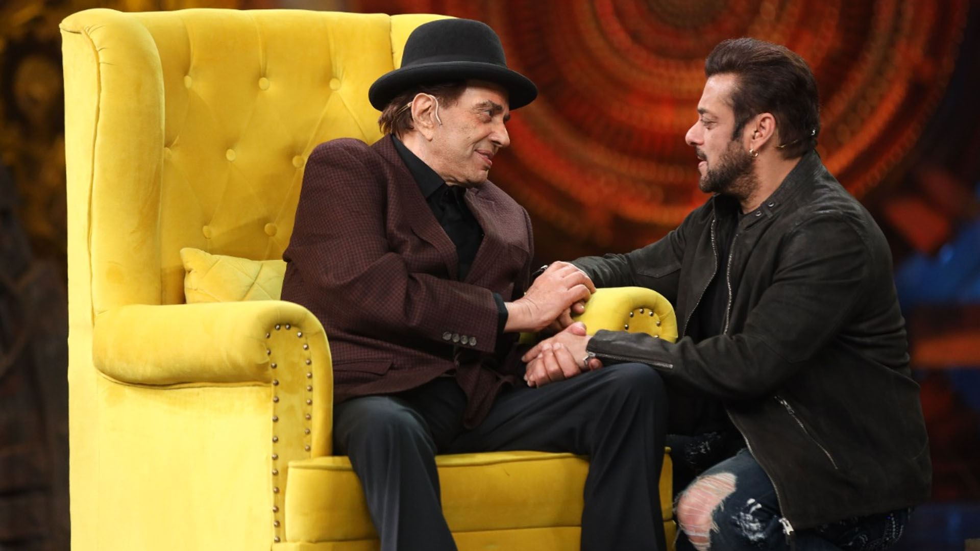 The house of COLORS’ ‘Bigg Boss 16’ reverberates with laughter and shayris as Bollywood veteran Dharmendra graces the Bigg boss 16 house