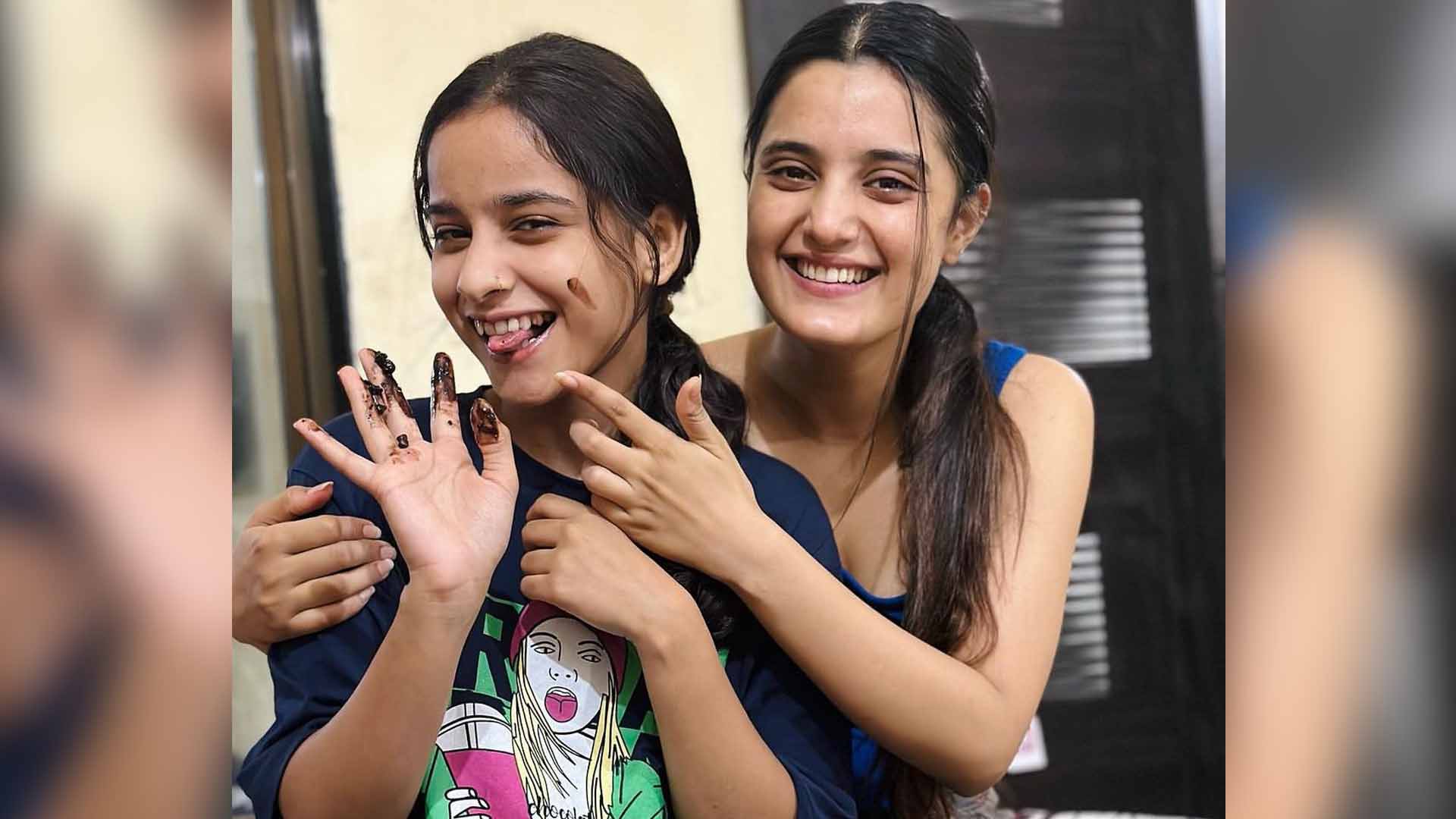 Ayushi Khurana from Star Bharat’s ‘Ajooni’ gave a surprise visit to her hometown to Reunite with her Family