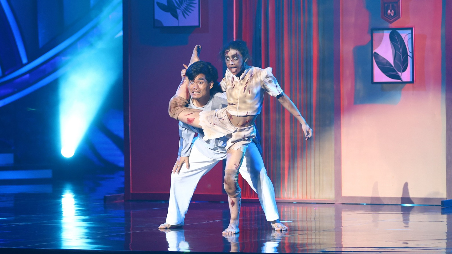 Debparna Goswami impresses Norwegian dance group – Quickstyle with her spine-chilling act on India’s Best Dancer 3!