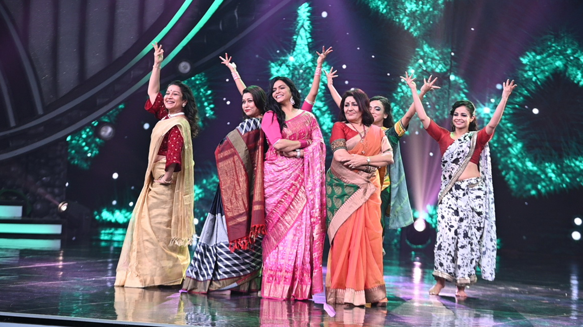 “Baipan Bhari Deva cast celebrate the vibrant Spirit of Mangalagaur on the stage of India’s Best Dancer 3!”