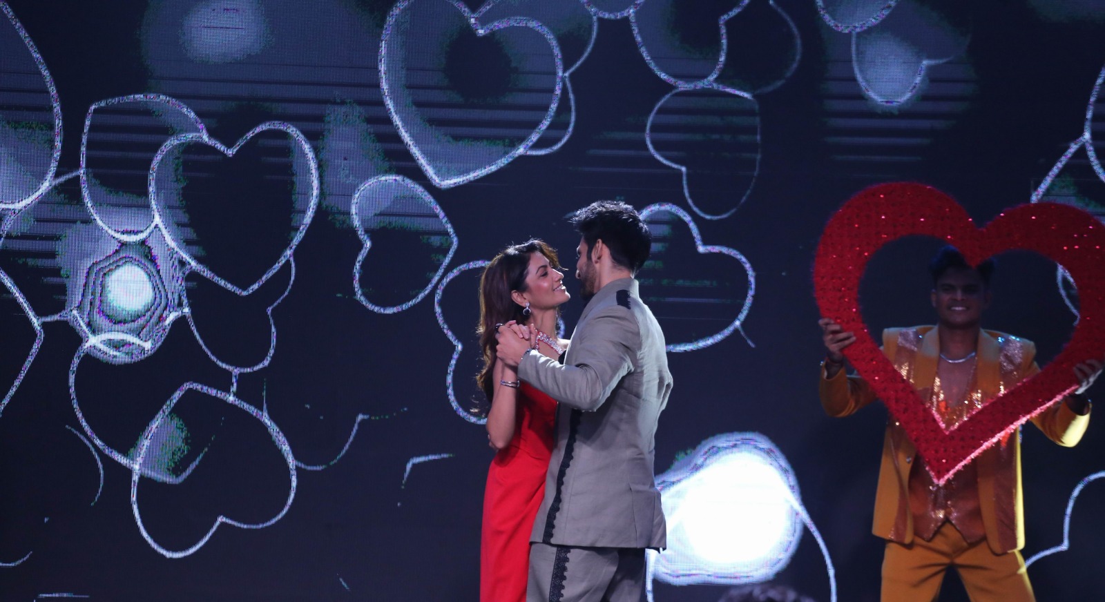 Did you know Arjit Taneja and Sriti Jha met at the Zee Rishtey Awards for the very first time?