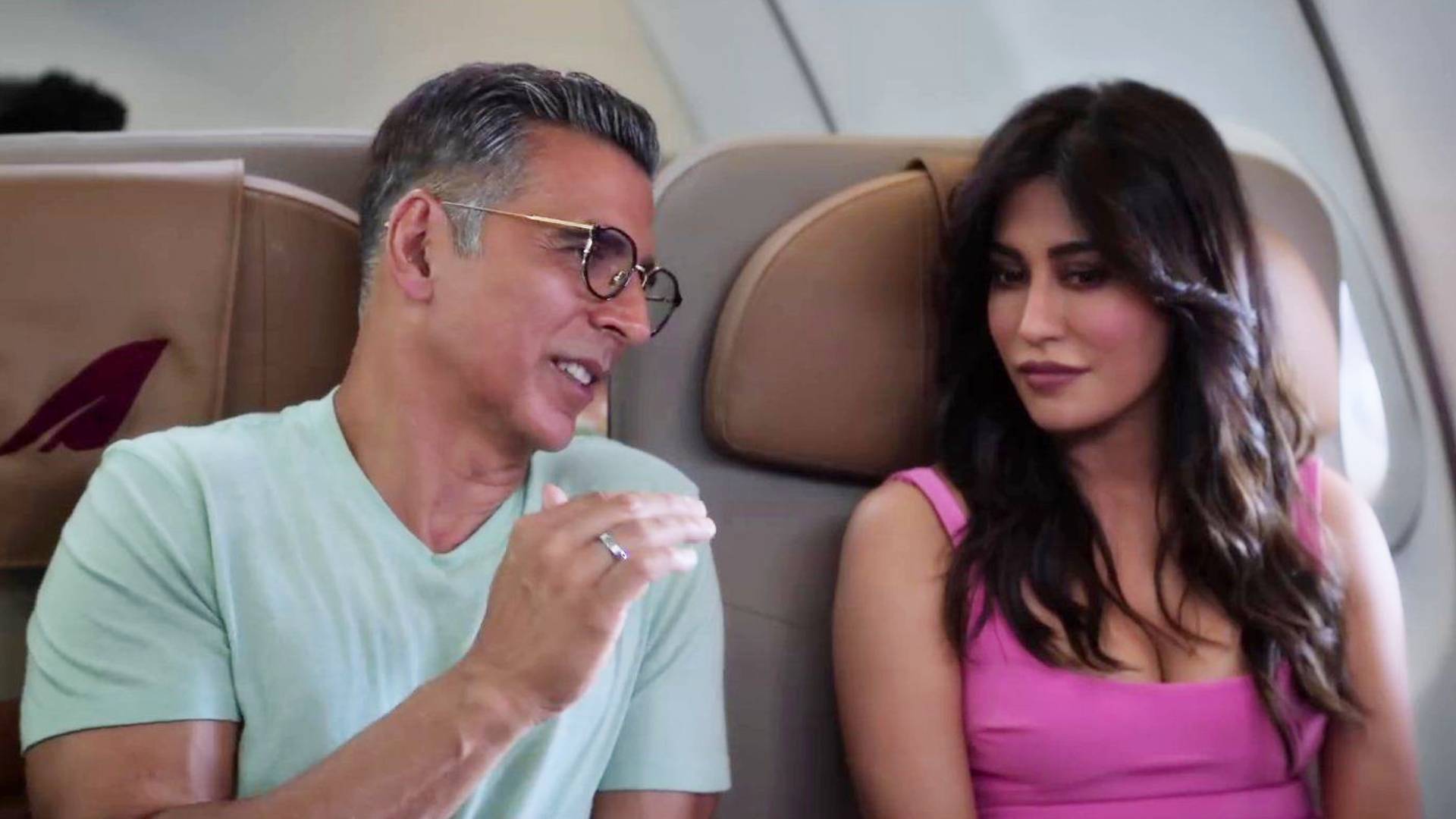 Netizens call Akshay Kumar and Chitrangda Singh’s scene ‘the best part’ of Hauli Hauli song from Khel Khel Mein