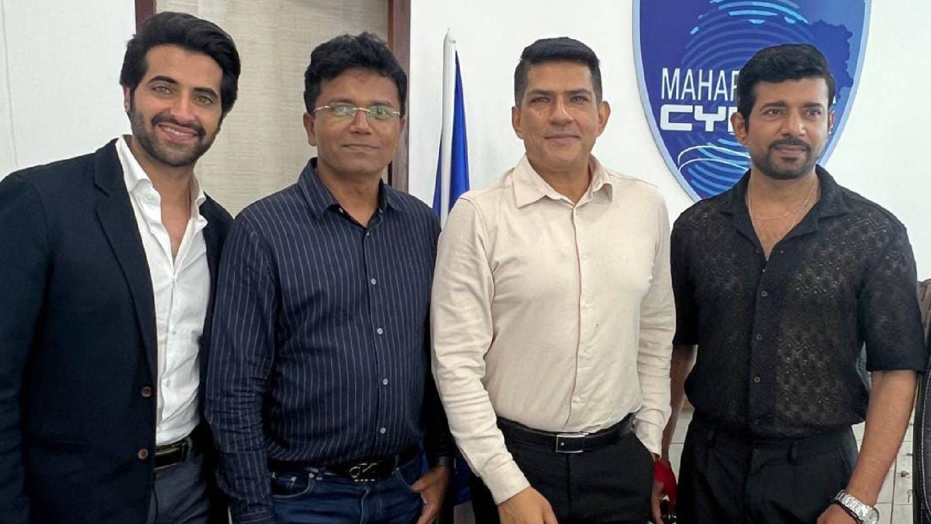 Vineet Kumar Singh Akshay Oberoi Visit Cyber Security Headquarters for Cyber Threat Awareness