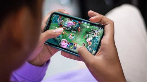Galeri foto hp yang buat main game di Voucher Razer topup sambil nunggu HRK Game 65 untuk kuota segera habis di panel transaksi