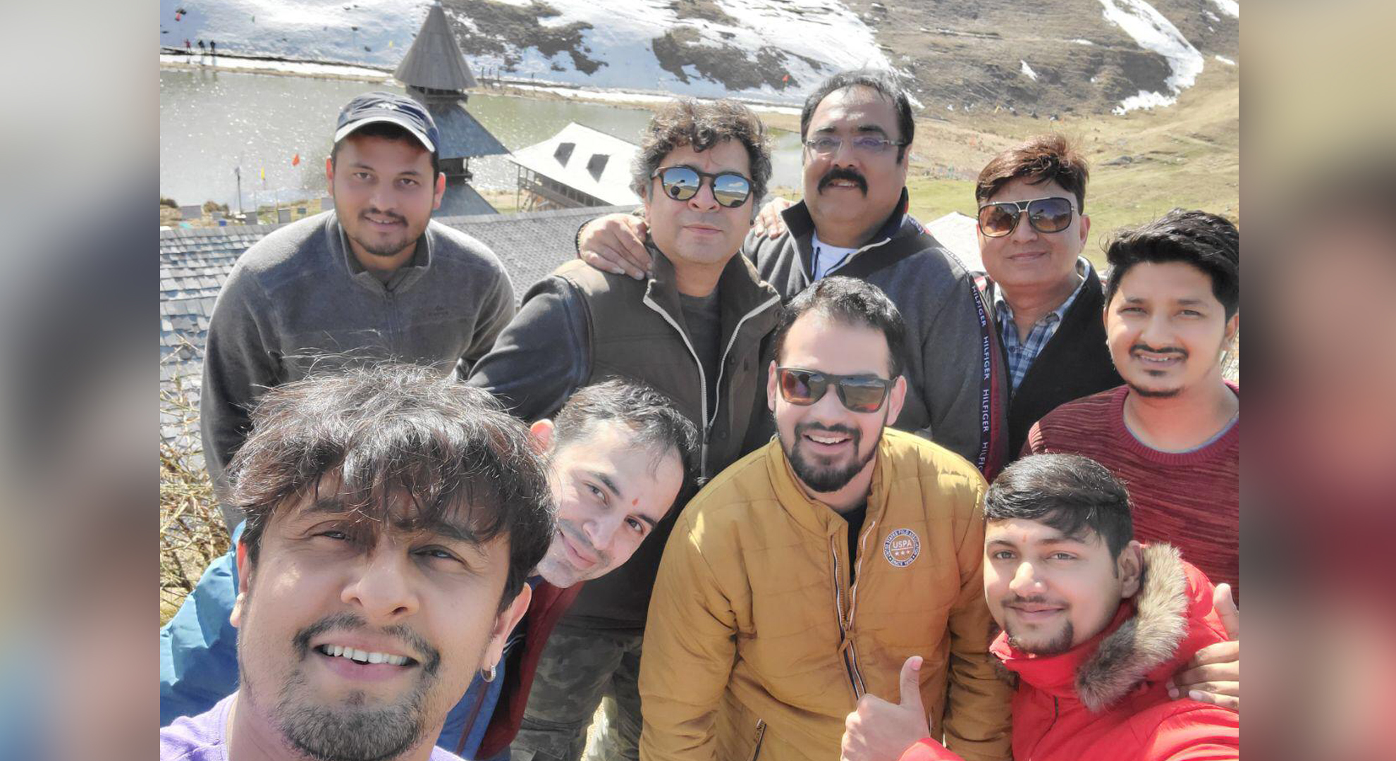 Sonu Nigam who has been virtually living out of a suit case for the past many months due to his shows and concerts all over the world, finally took out some ‘Me-time’ by going on a trip with his childhood friends to Himachal Pradesh.