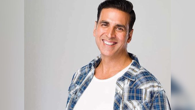 Akshay Kumar wholeheartedly thanks the frontline warriors for working tirelessly for everyone