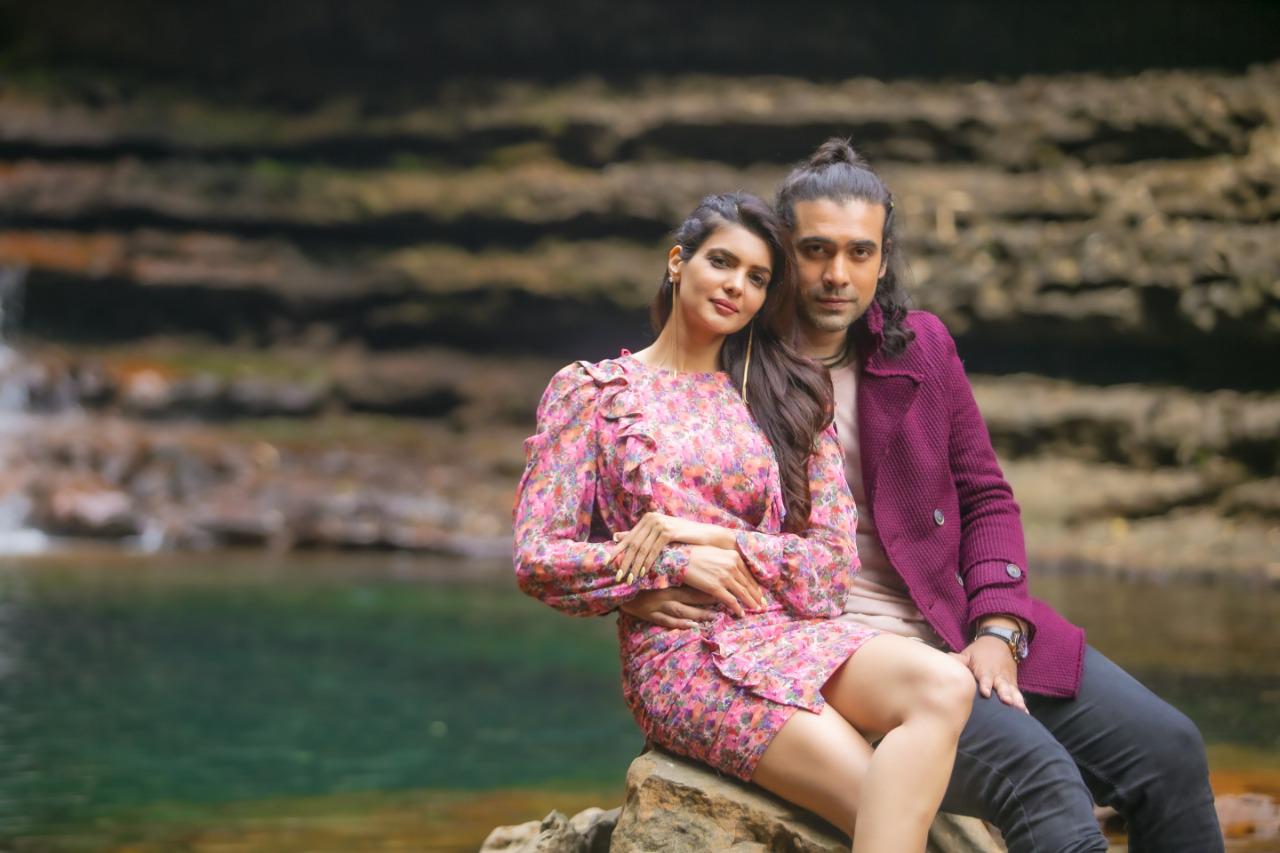 Serving Jubin Nautiyal in an uber romantic avatar in T-Series’ Meri Aashiqui