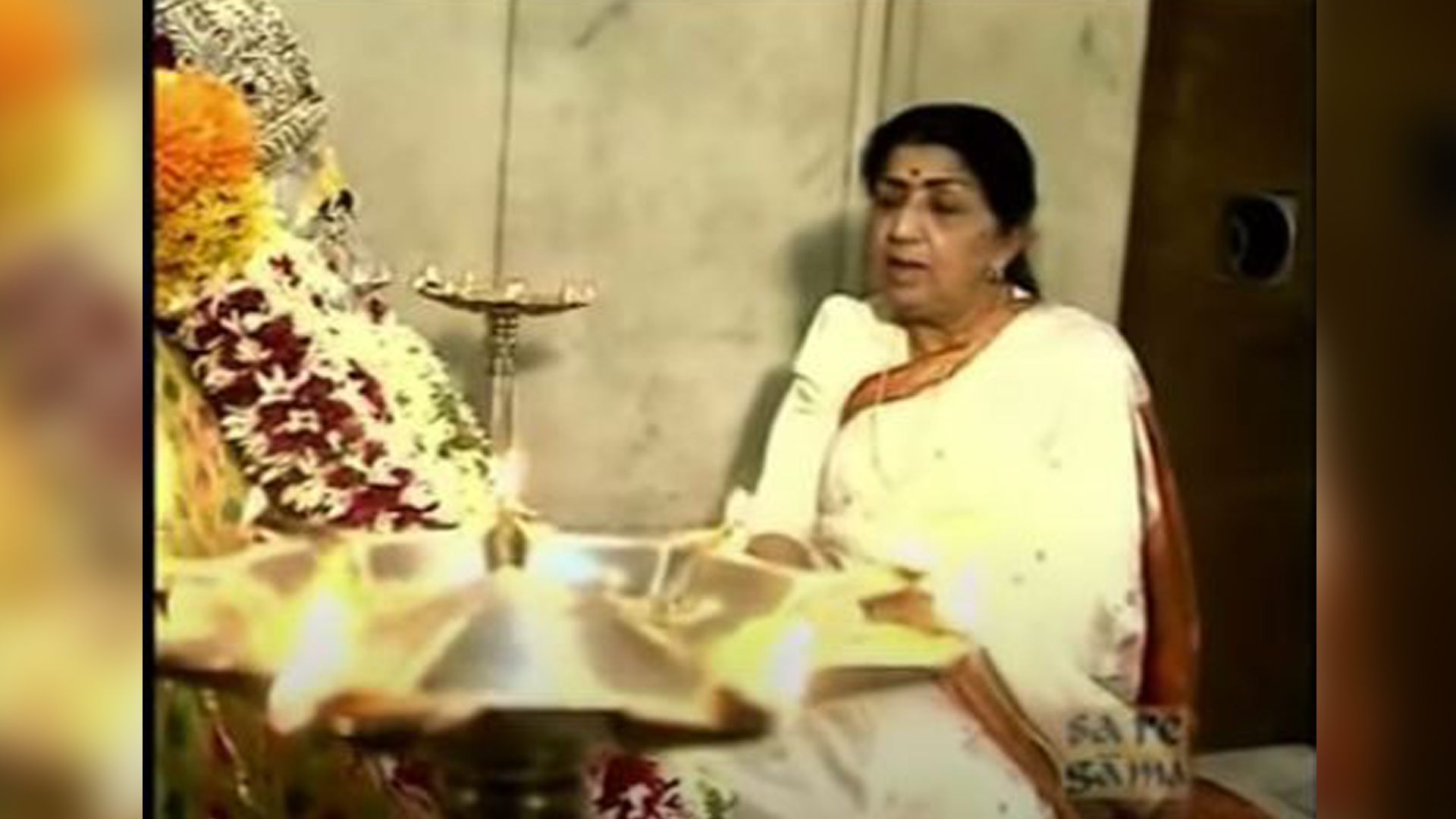 As often done, I went over to Prabhu Kunj to meet Lata didi.