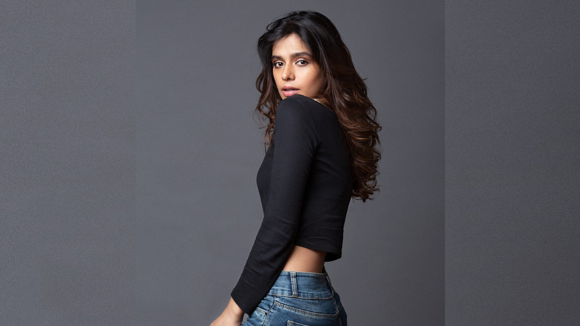 Pranati Rai Prakash teases her fans with this cute video, Check Out