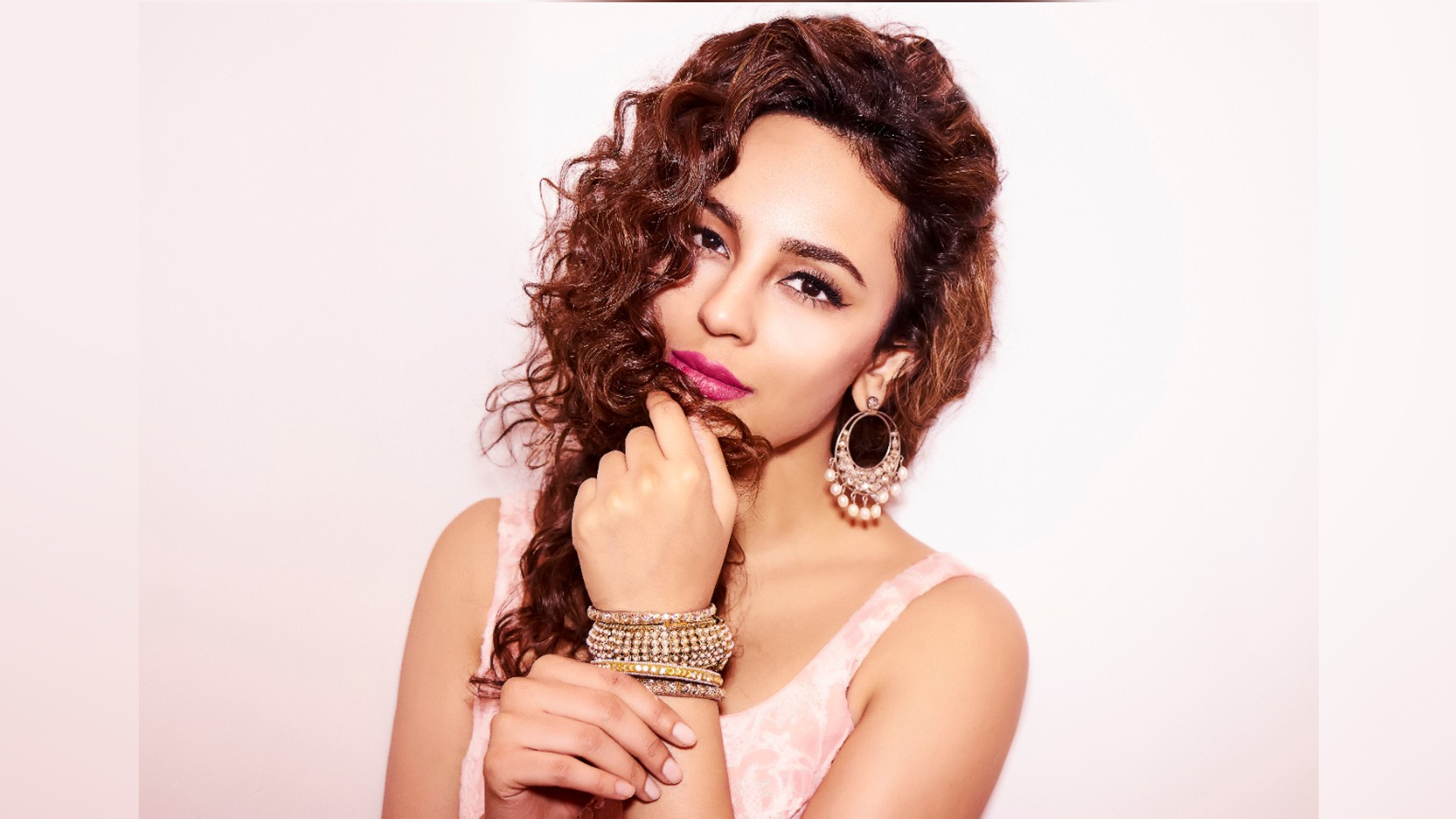 This Picture of Seerat Kapoor show that she is all ready to celebrate Eid