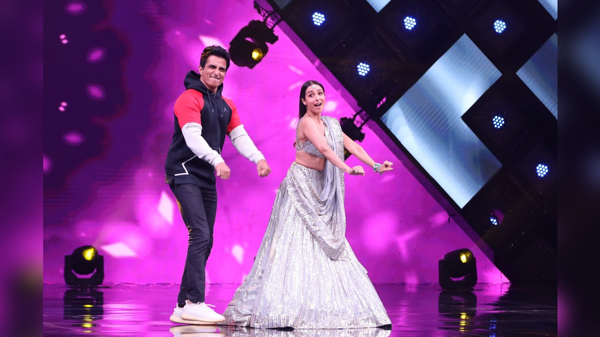 Sonu Sood and Malaika Arora recreate ‘Munni Badnaam Hui’ moment on India’s Best Dancer!