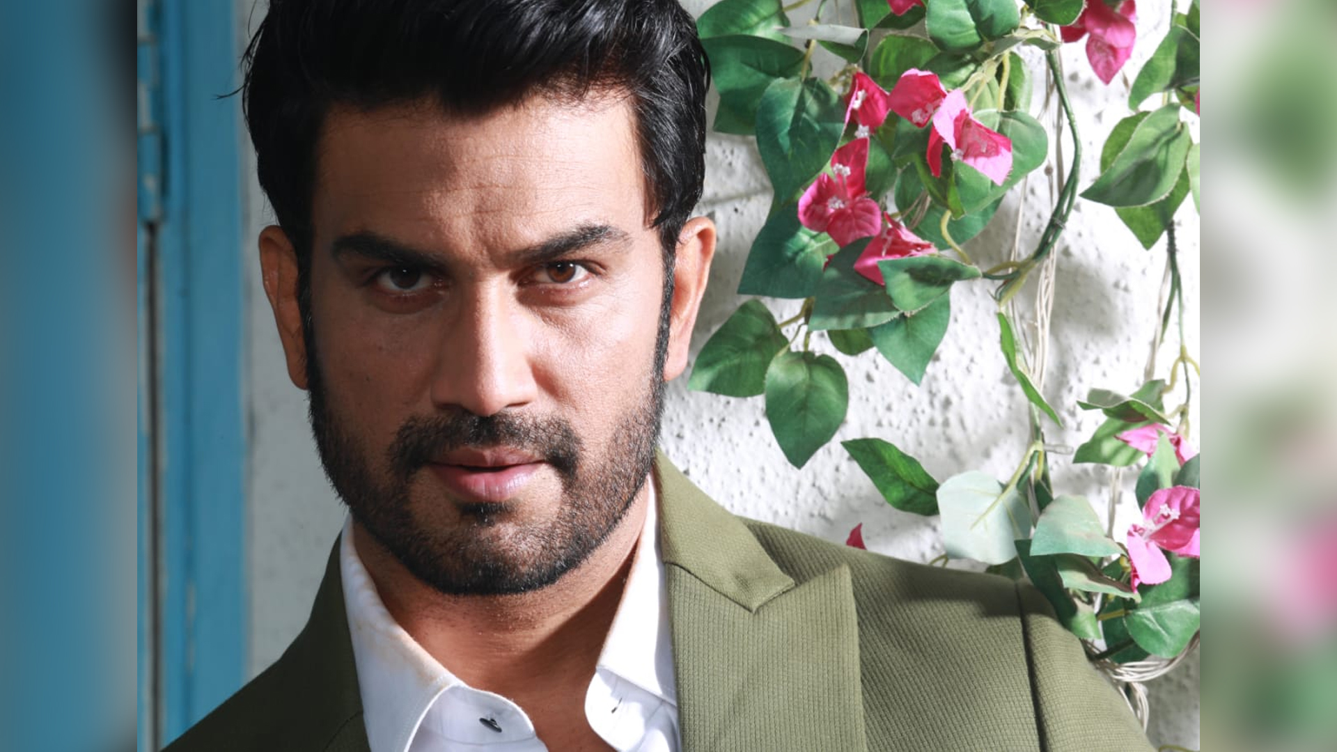 Sharad Kelkar debuts as a producer with a Marathi film