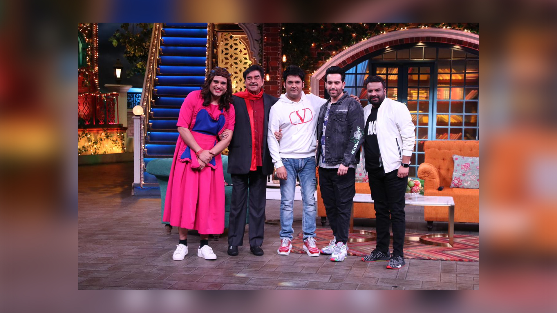 Shatrughan Sinha, Luv Sinha and Varun Prabhudayal Gupta spread the message of Zaroorat on The Kapil Sharma Show 