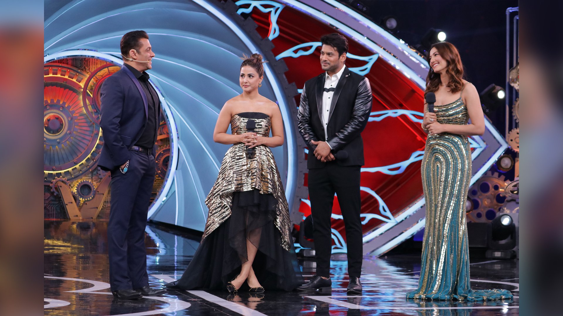 India’s favorite reality show Bigg Boss 14 is back tonight to give 2020 a jawab