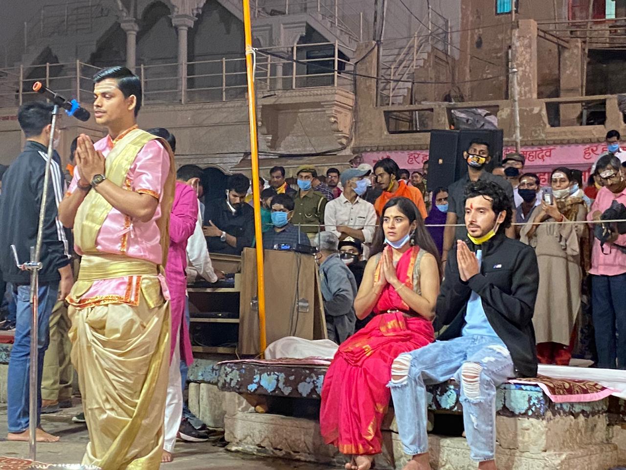 Divyenndu & Anshul Chauhan visit Varanasi to perform Ganga Aarti & seek blessings for their show ‘Bicchoo Ka Khel’!