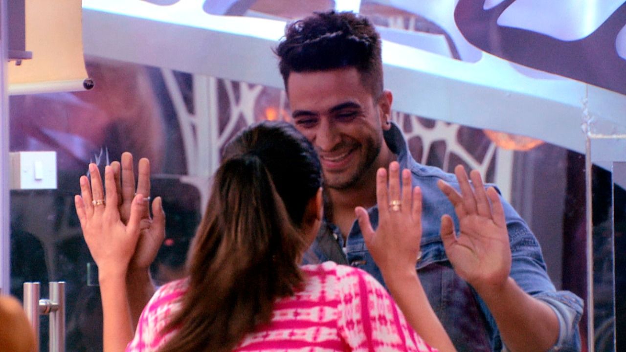 An Estatic Jasmin welcomes good friend Aly Goni in the Bigg Boss House!