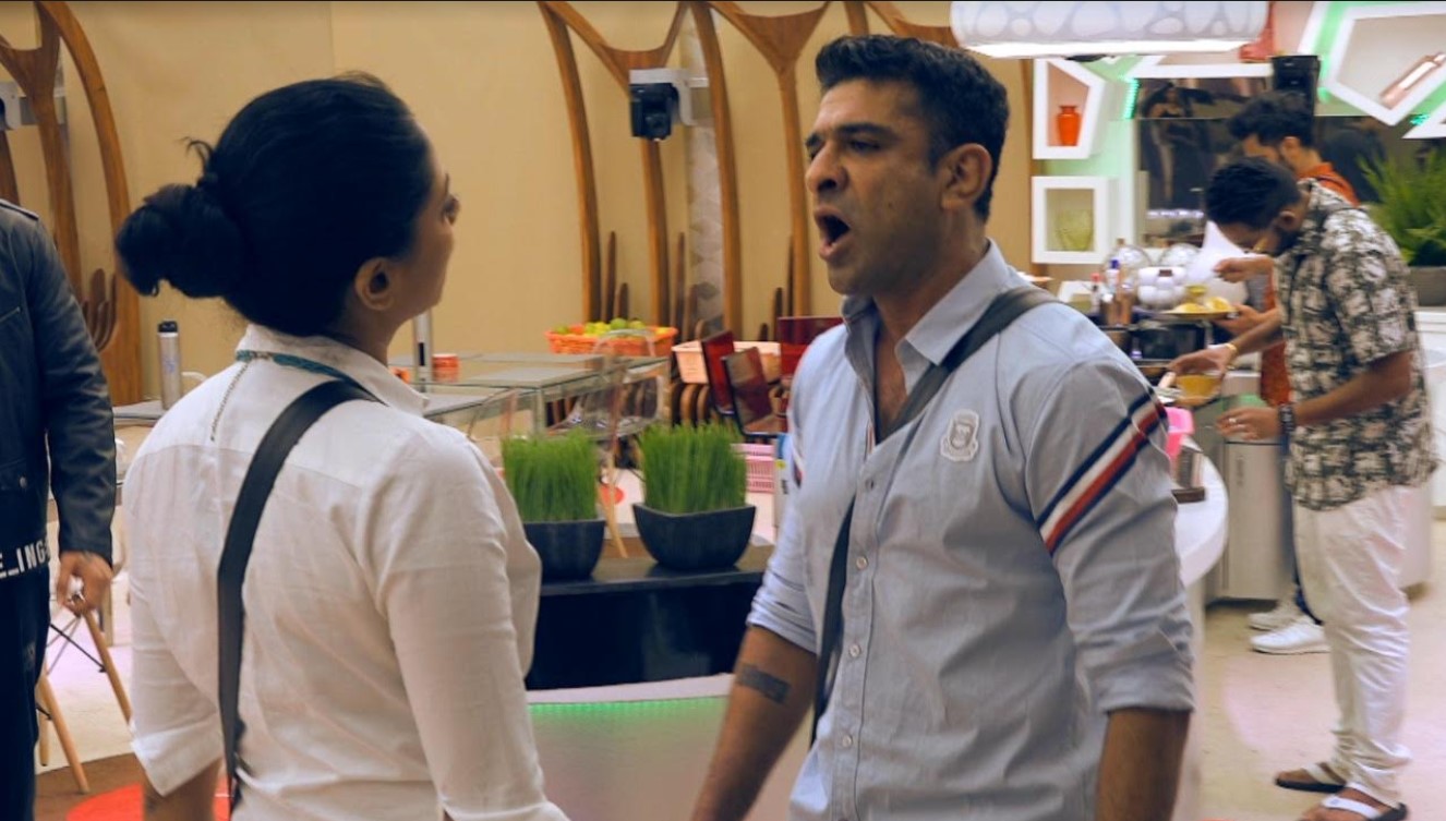 All Vs One – Kavita Kaushik gets into a fight with the housemates!