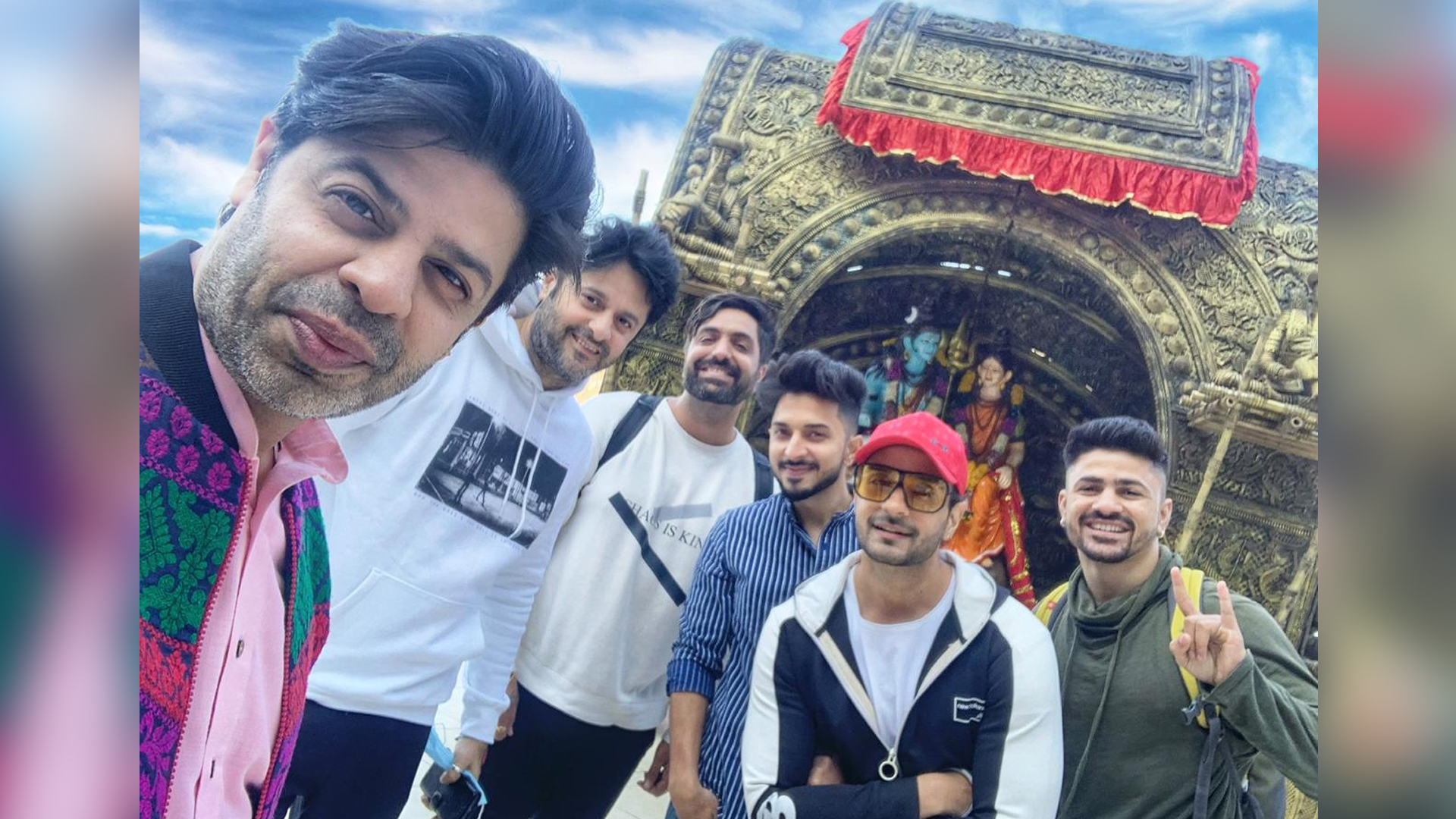 Indian Actor, Anchor & Dancer Ssumier Pasricha @ssumier.official on his thanksgiving trip to Vaishnodevi with his family,