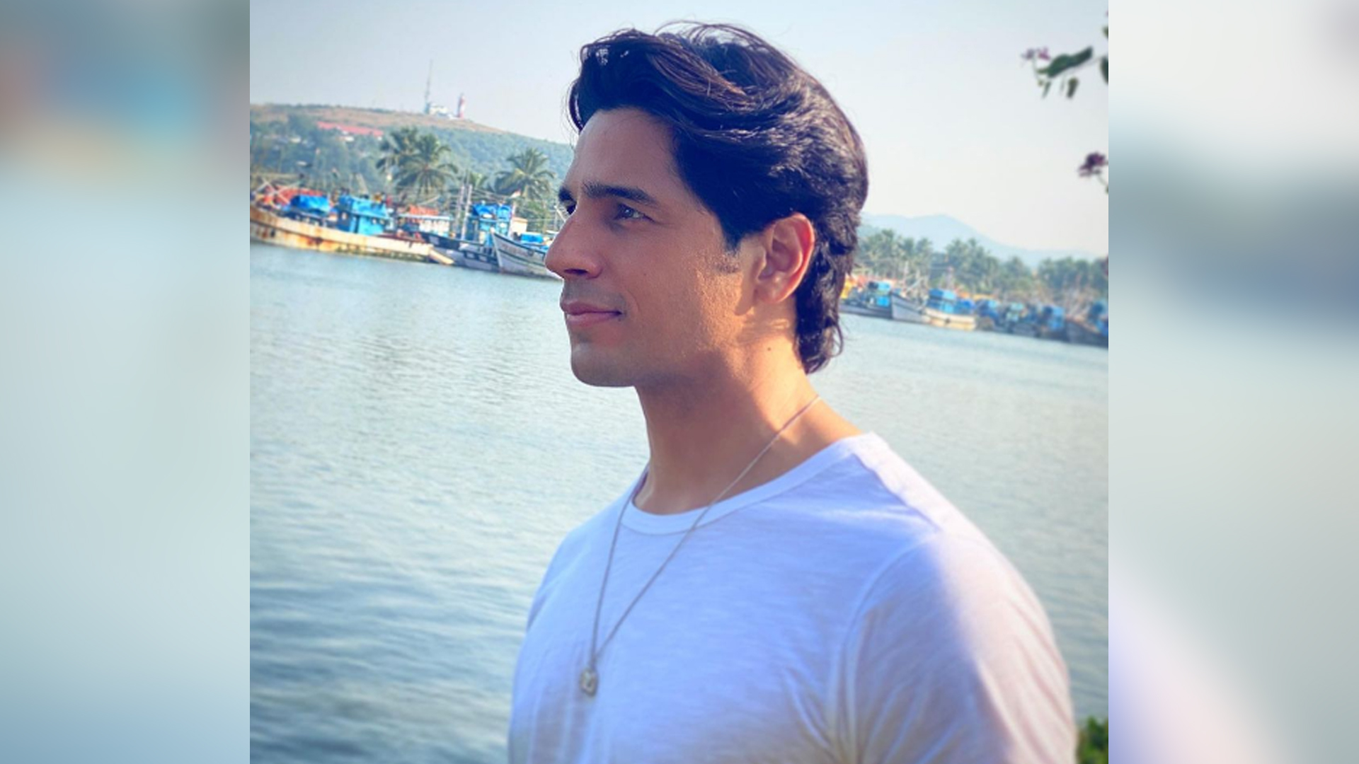 Sidharth Malhotra shares his clean shaven look with a catchy caption!