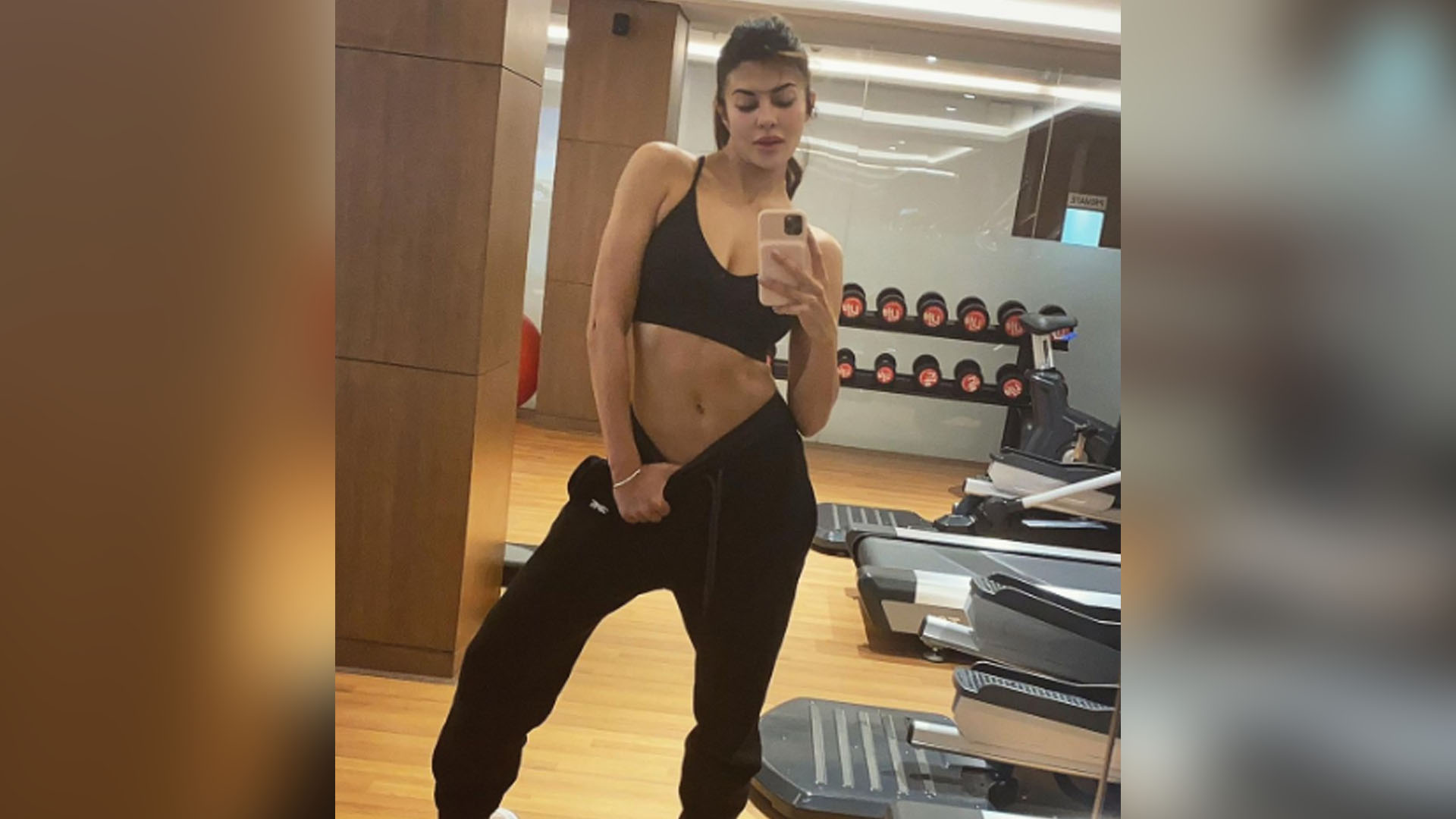 Jacqueline Fernandez rocks her washboard abs giving all the motivation we need!