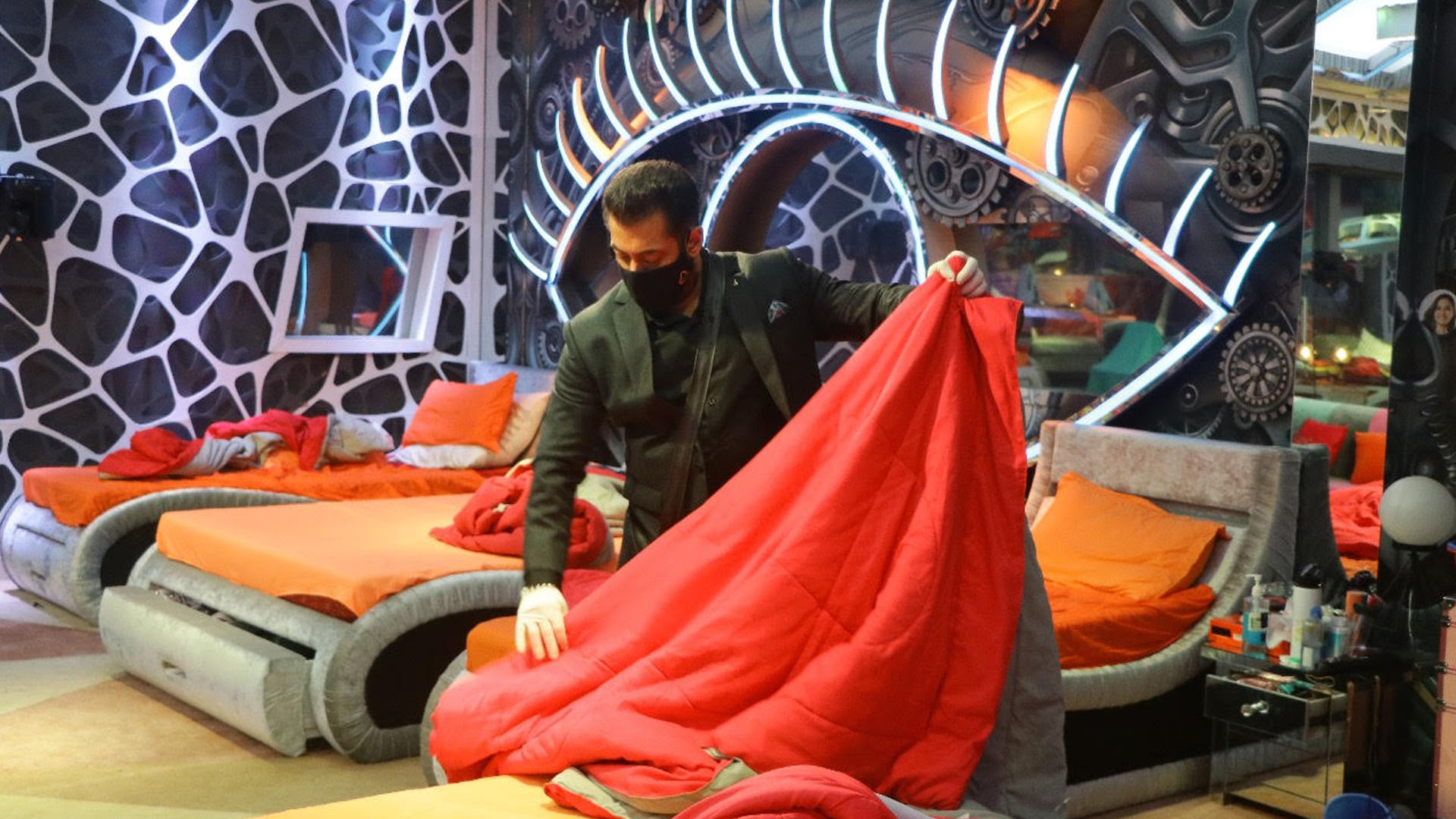 It’s high drama in Bigg Boss as Salman Khan enters the house again!