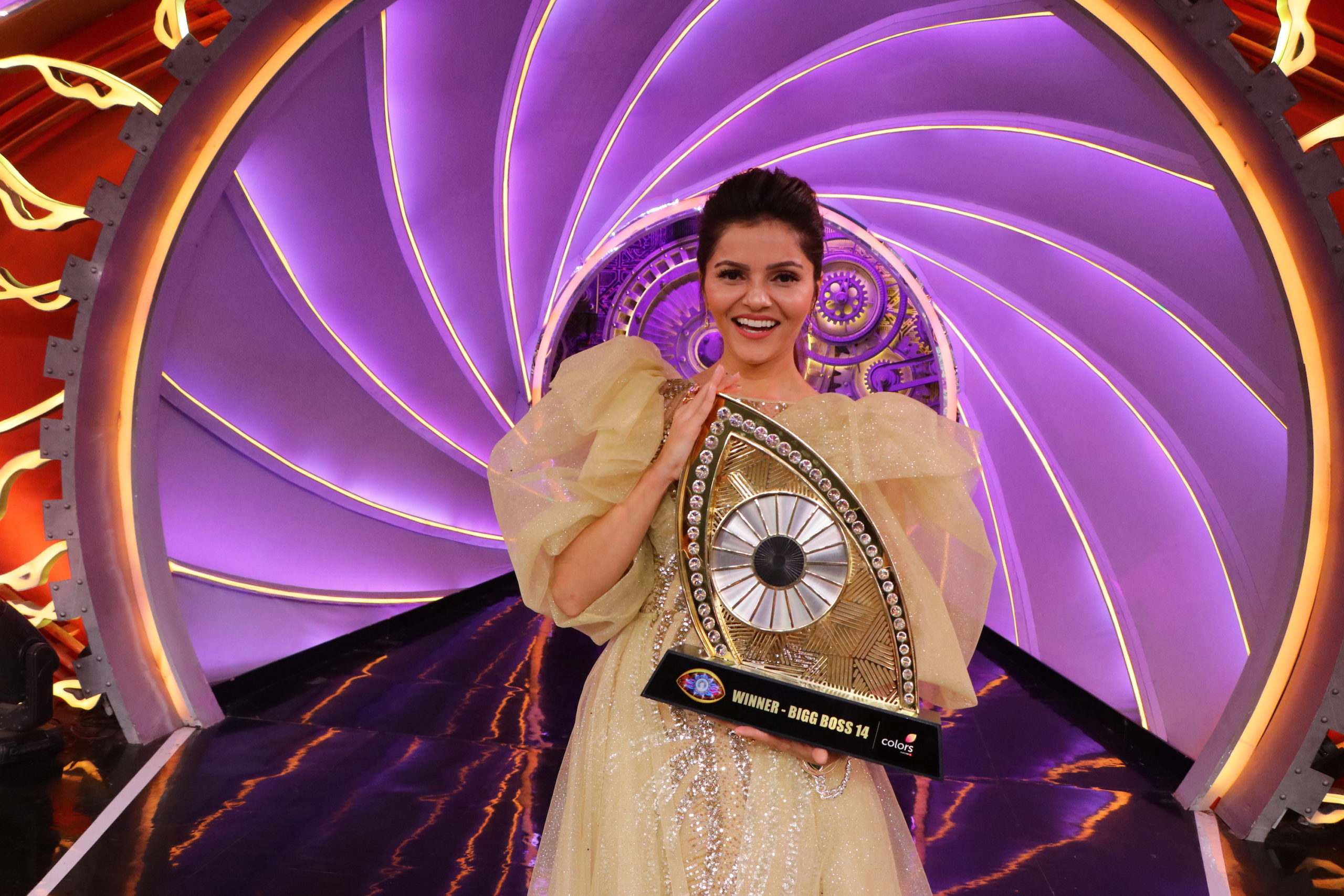 A True Fighter Rubina Dilaik lifts the trophy of Bigg Boss 14