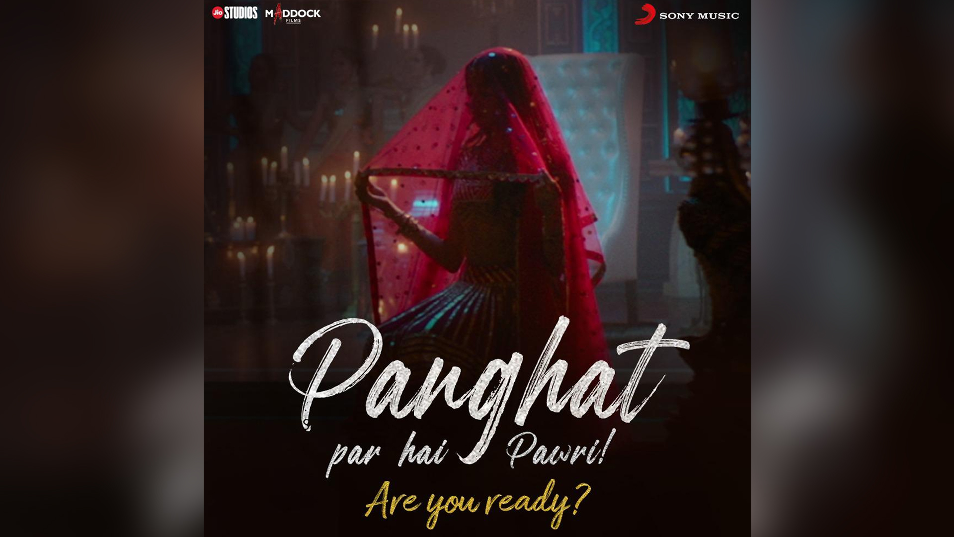 Janhvi unveils a sizzling surprise! Watch out for the Panghat song on Monday!