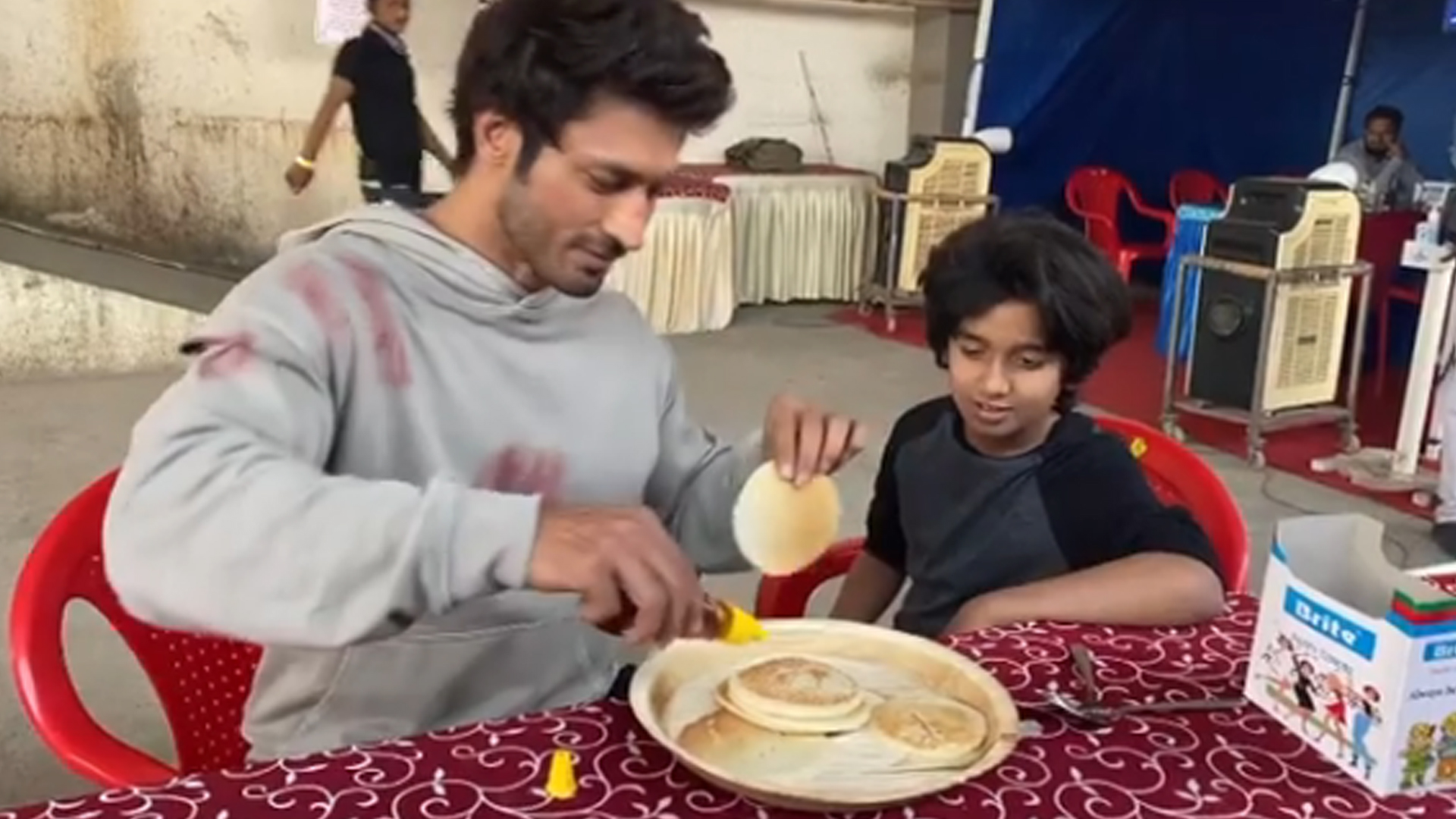 Fitness freak Vidyut Jammwal enjoys pancakes on the sets of Vipul Shah’s ‘Sanak’!