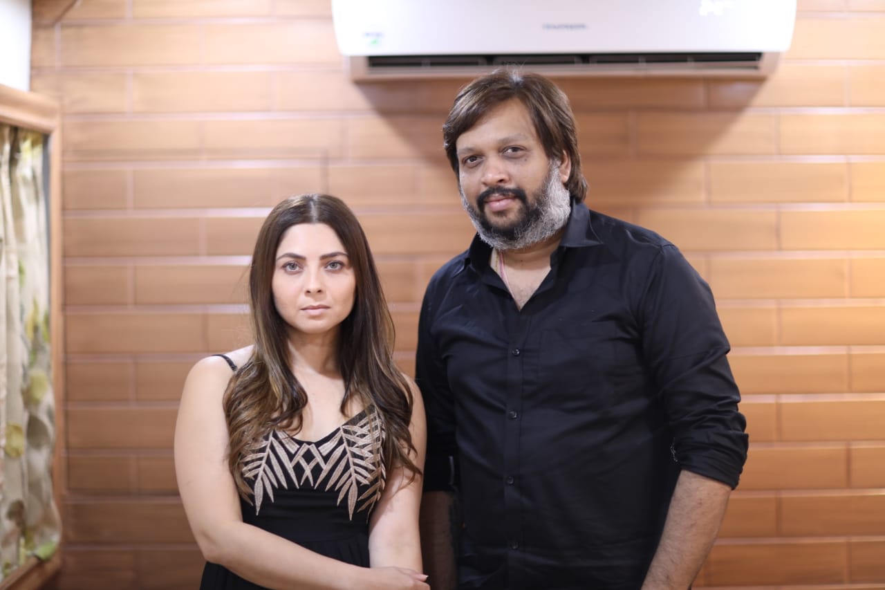 Akshay Bardapurkar And Sonalee Kulkarni To Present First Ever Regional Interactive Web Film ‘Hakamari’