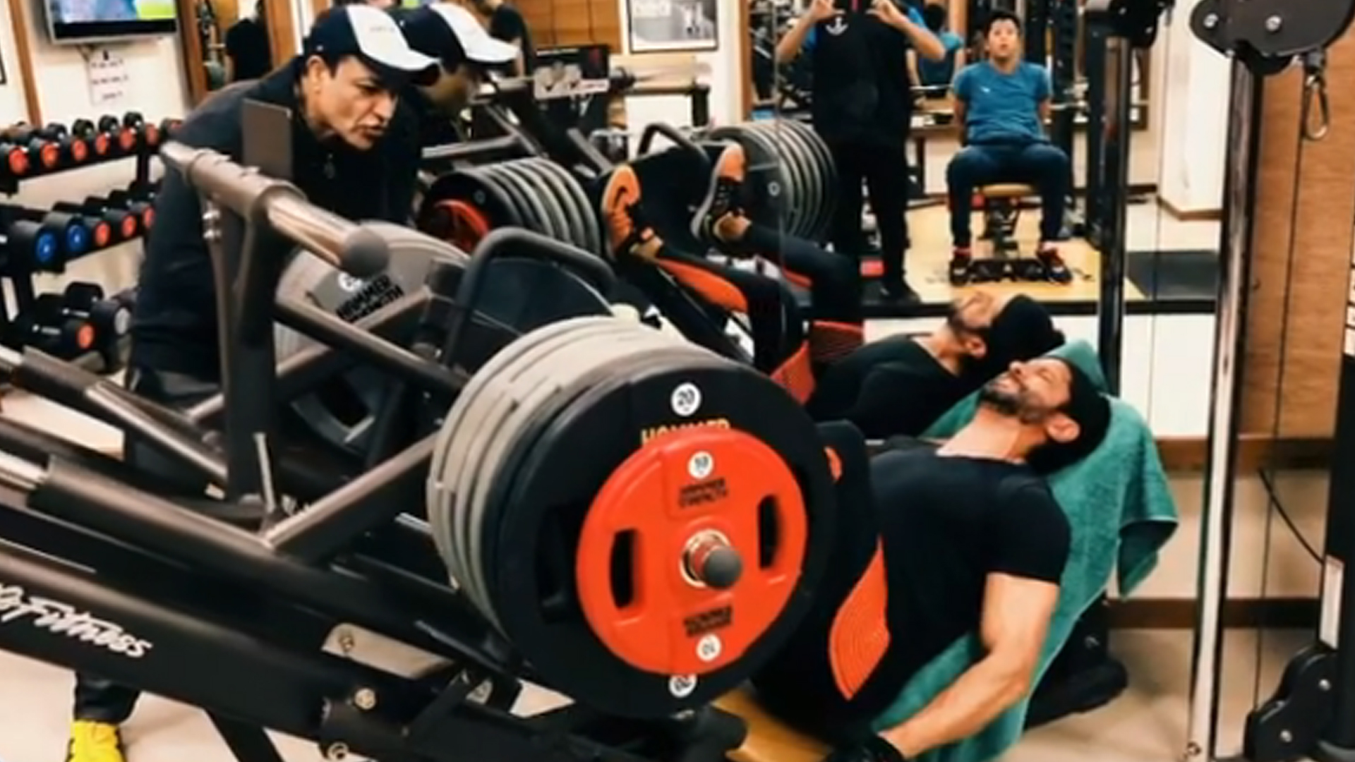 Check out how Farhan Akhtar trained like a beast for ‘Toofaan’, BTS video out!