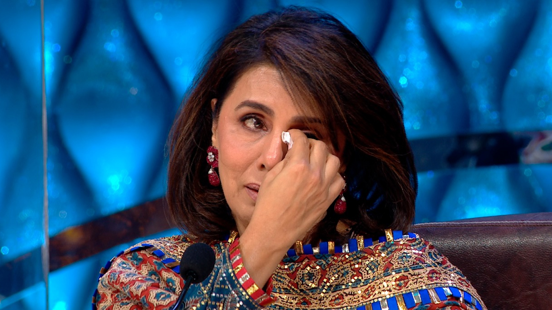 Neetu Ji get’s emotional looking at the video from his legendary friends Jeetendra Kapoor, Rakesh Roshan and Prem Chopra on the sets of Indian Idol 12