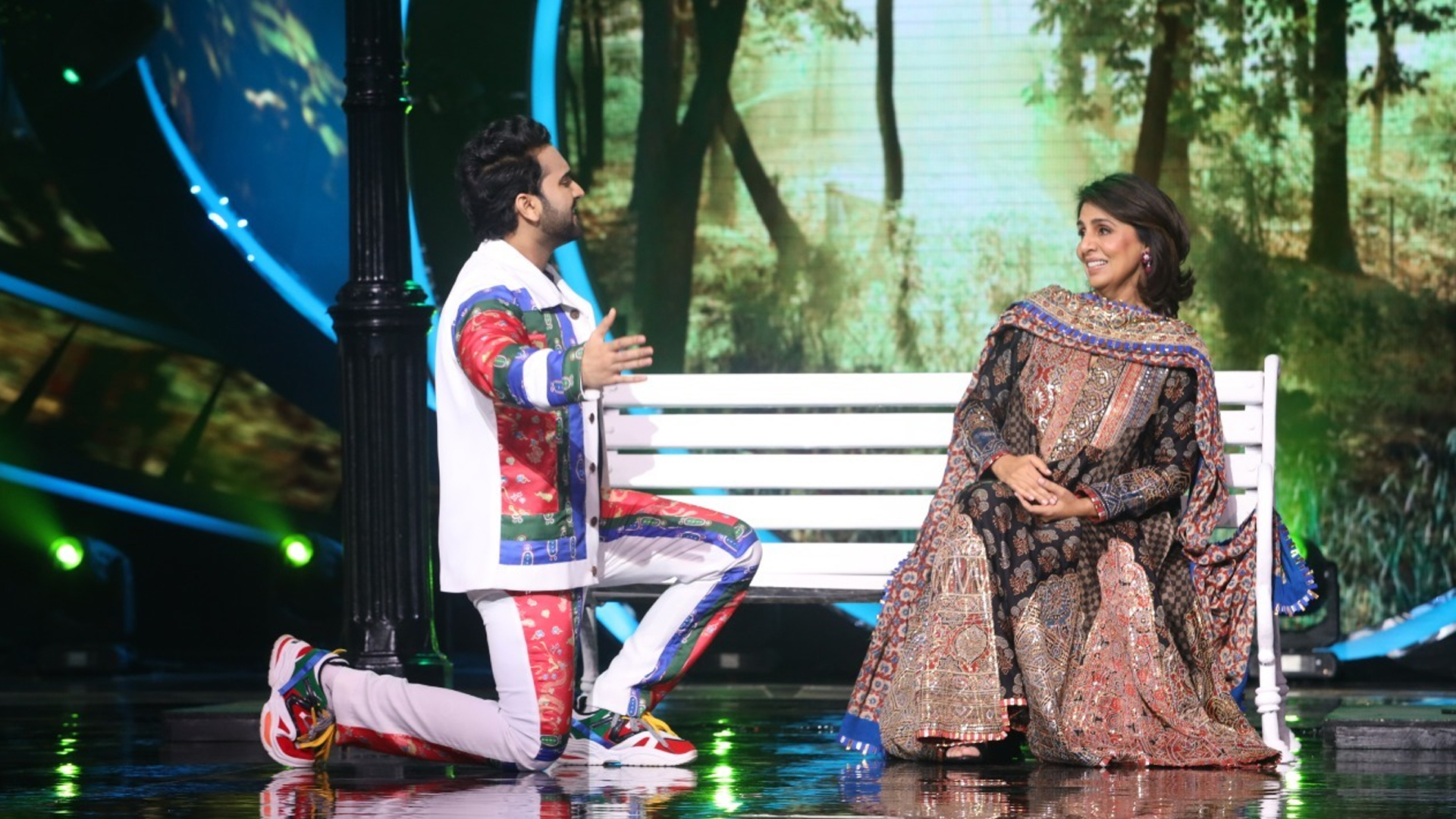 Danish’s looks are very similar to Rishi, says Neetu Kapoor on the sets of Indian Idol season 12 only on Sony Entertainment Television.