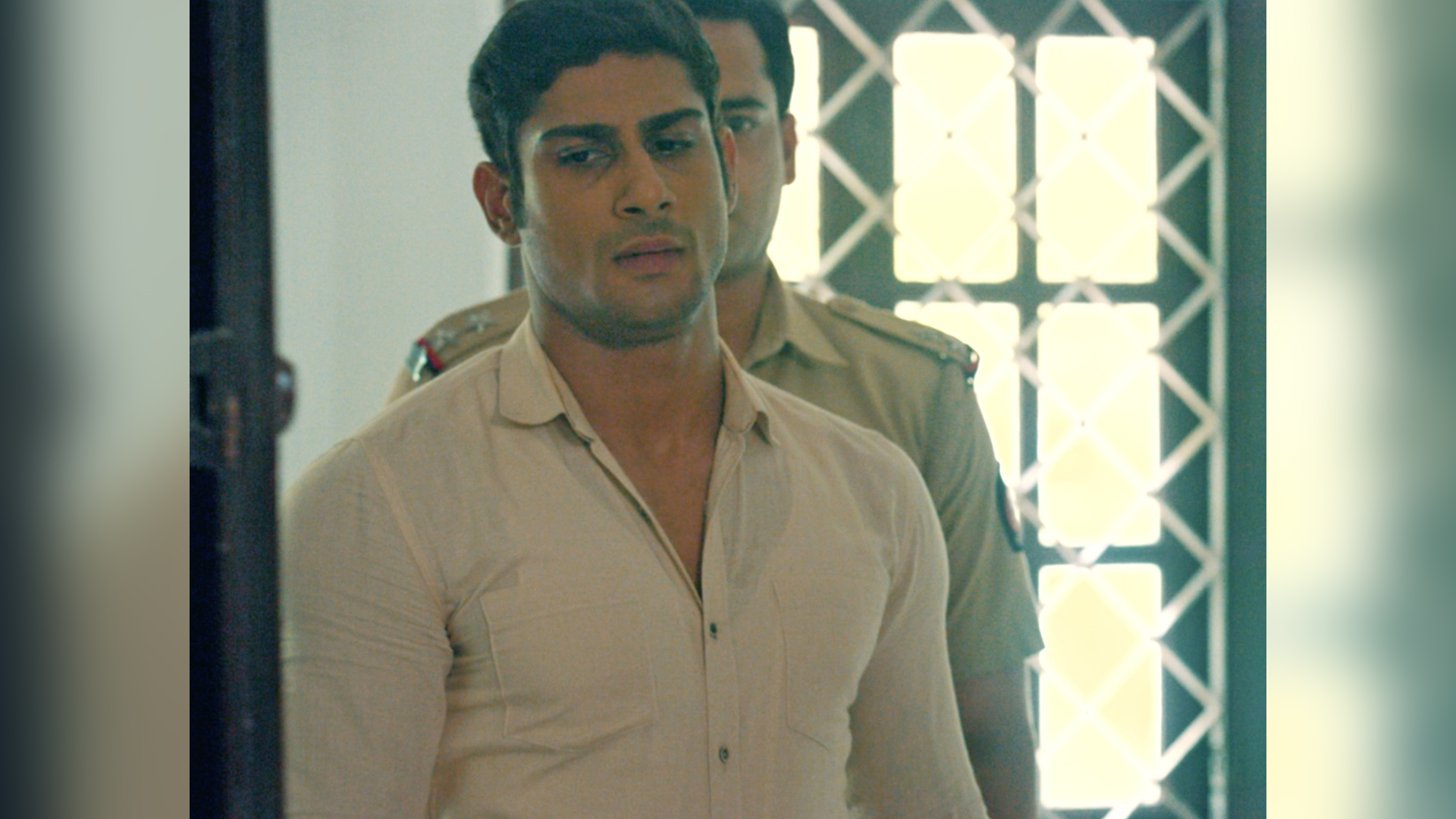 Prateik Babbar gets into action mode, needs no stunt double!