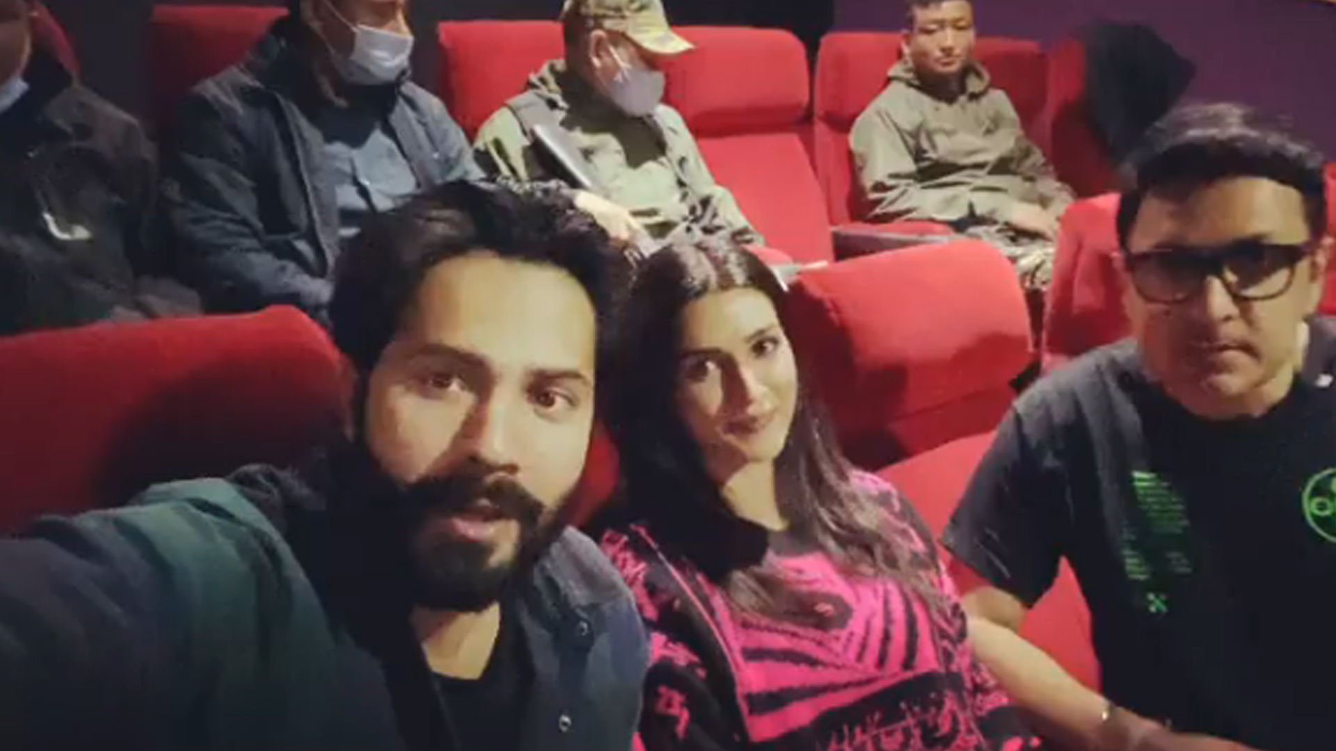 Varun -Kriti all ecstatic to catch Roohi at a cinema hall  that releases on 11th March