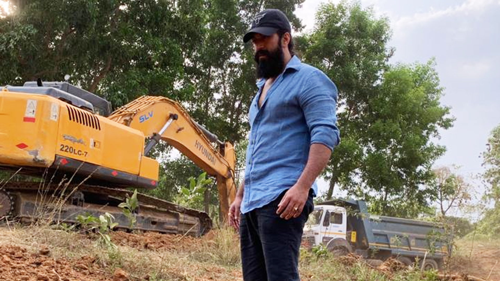 Superstar Yash spends time restoring his land near the farmhouse in Hassan!