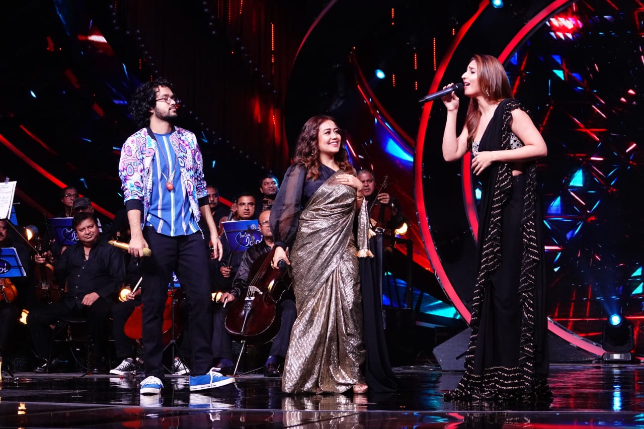 Neha Kakkar & Dhvani Bhanushali perform to ‘Dilbar’ their first 1 billion Hindi film song when Dhvani visited the sets of Indian Idol!