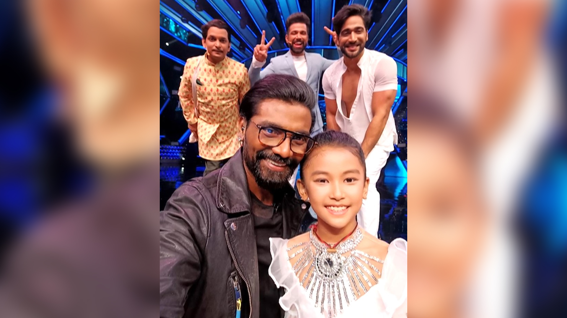 Remo D’Souza, who’s a fan of Contestant Sprihaa, takes a selfie with her on Super Dancer – Chapter 4