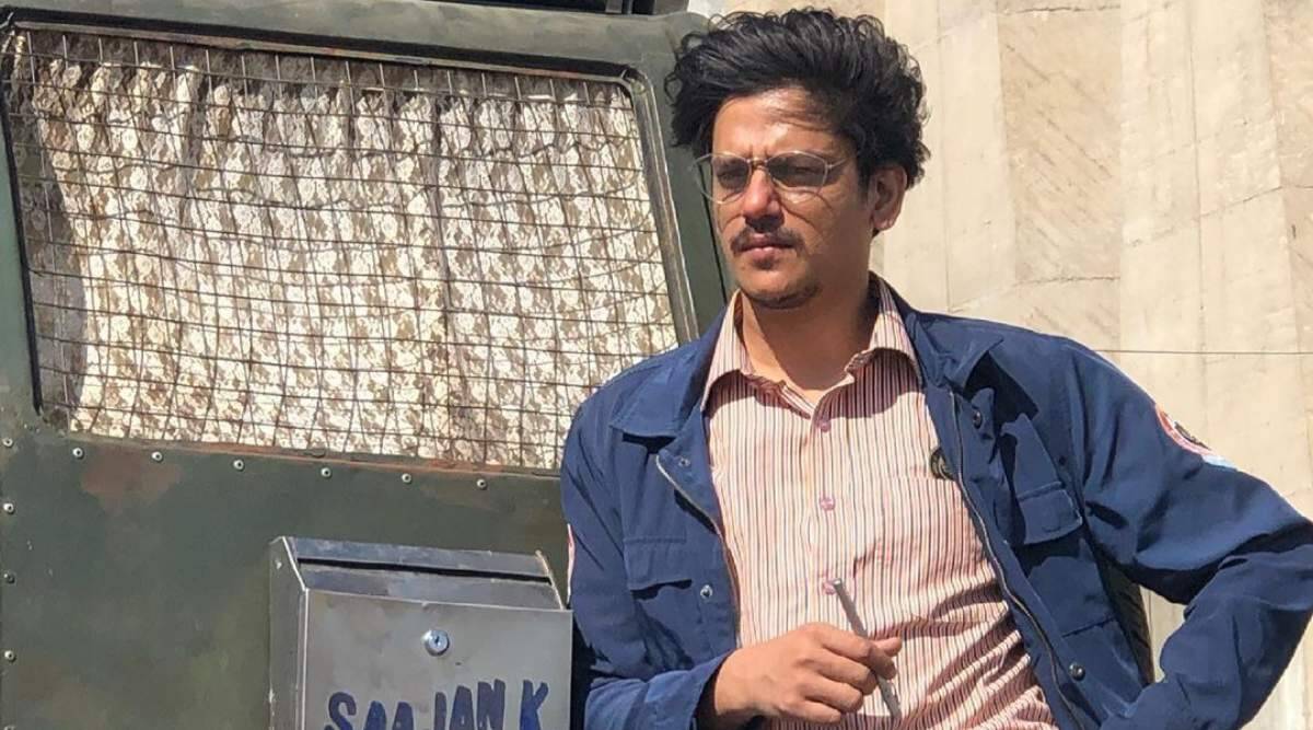 Check this out! Vijay Varma gets a hearty delivery at his doorstep, favourite game accompanied by compliments from the delivery boy