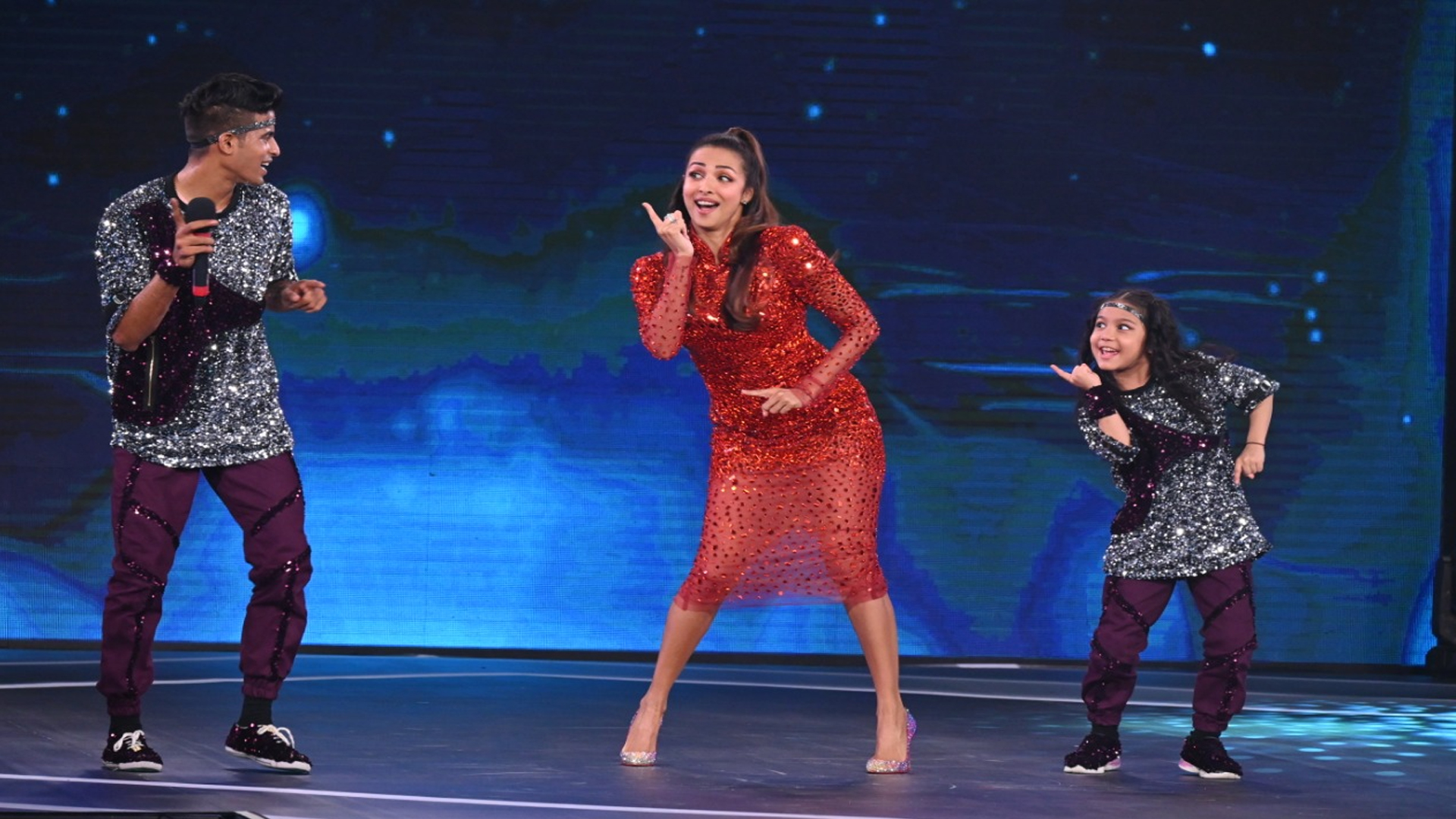 Malaika Arora’s Disco Dance with Contestant Florina on Super Dancer – Chapter 4