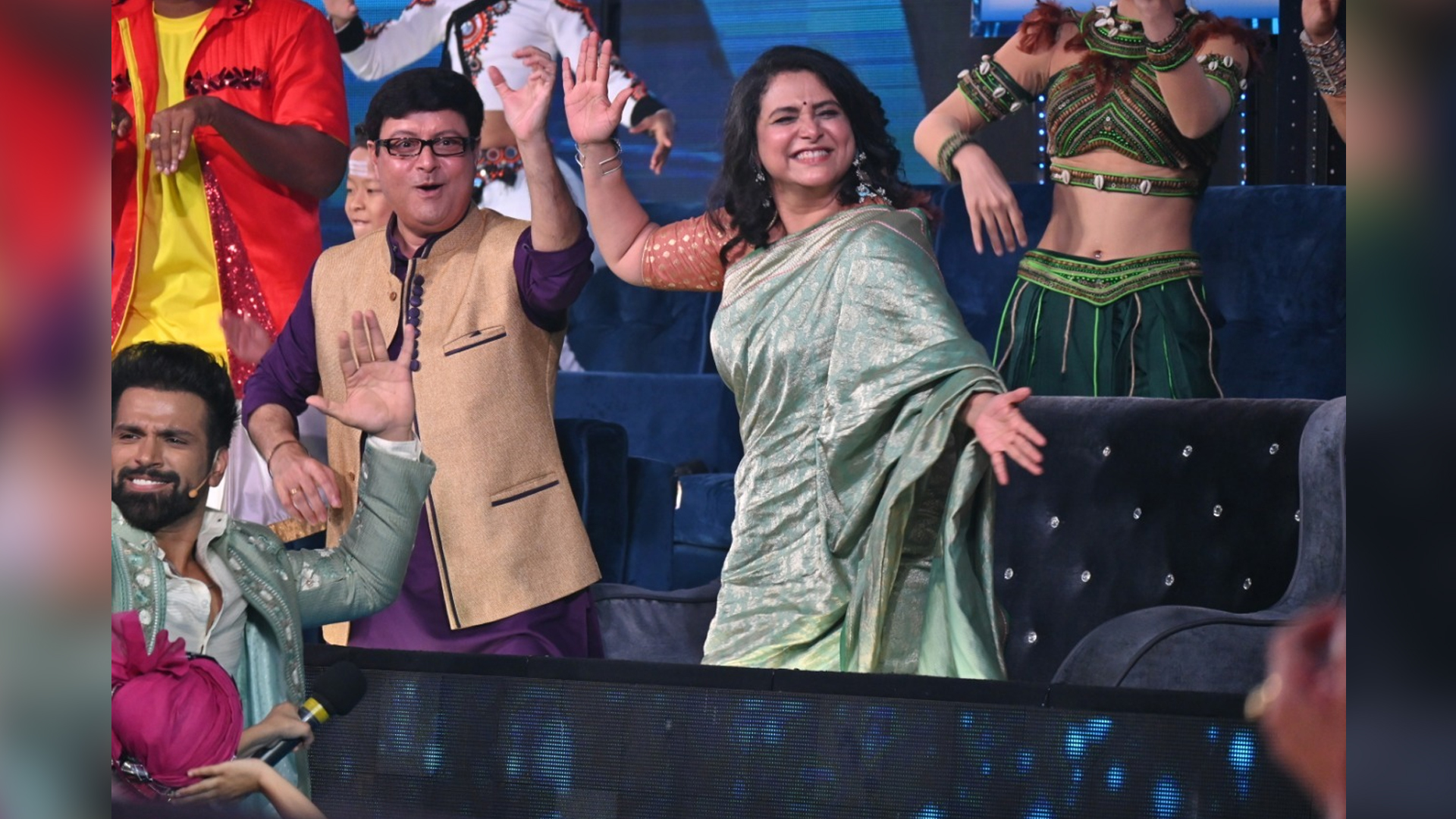 Impressed with Contestant Pratiti’s performance, Supriya and Sachin Pilgaonkar also do an impromptu Lavani dance on Super Dancer – Chapter 4  