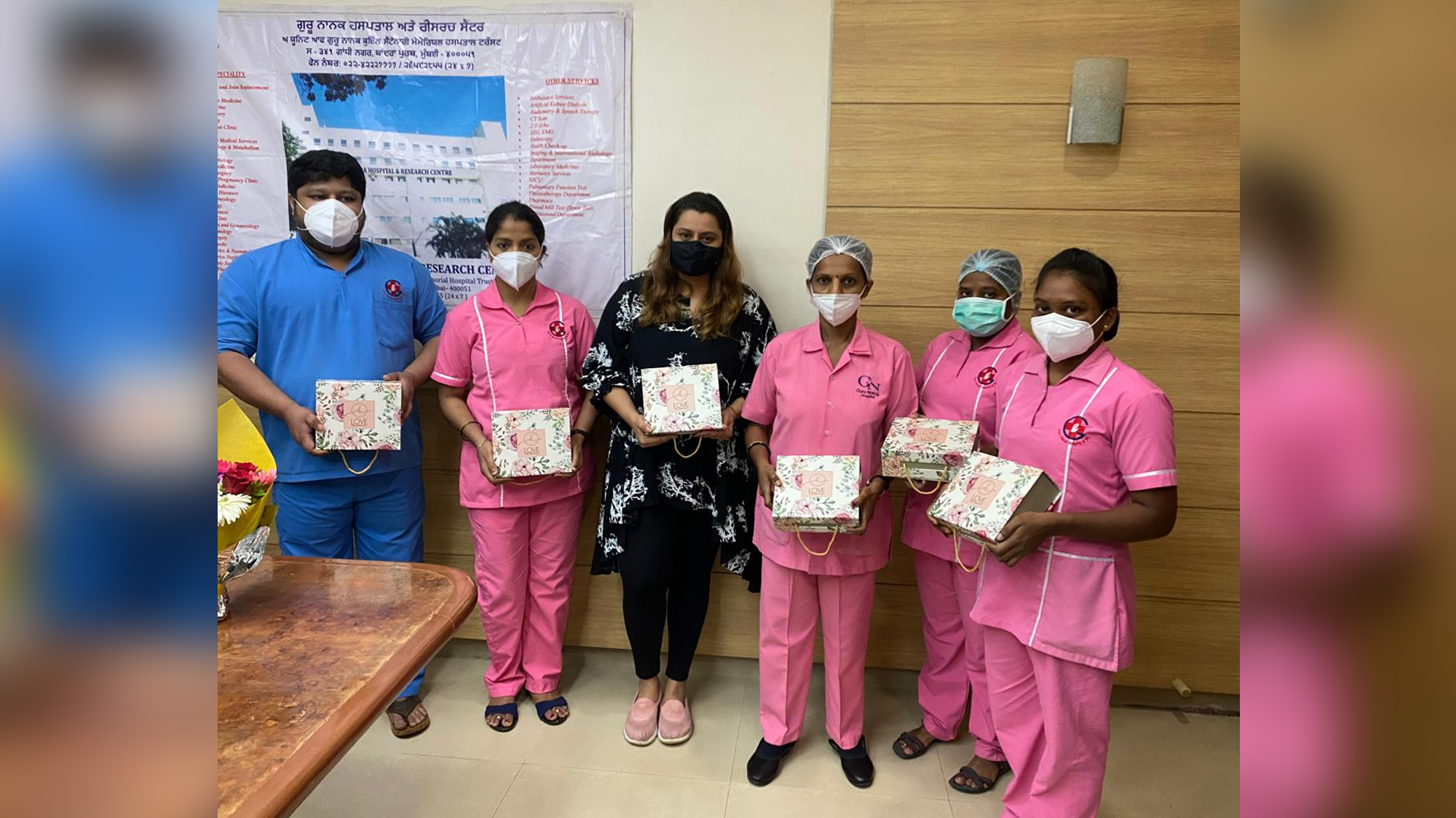 Deepshikha Deshmukh presents self-care hampers to frontline workers  