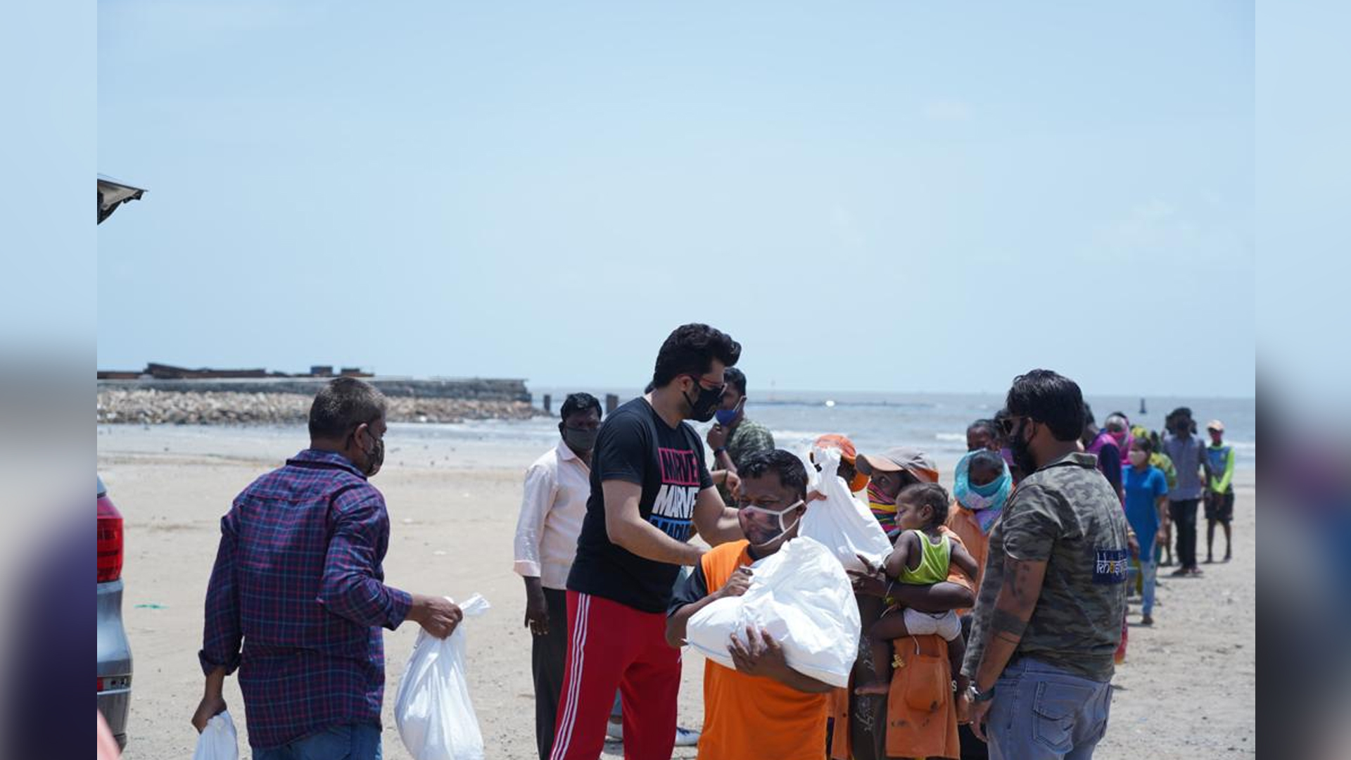 Maniesh Paul offers aid to BMC workers post Cyclone Tauktae