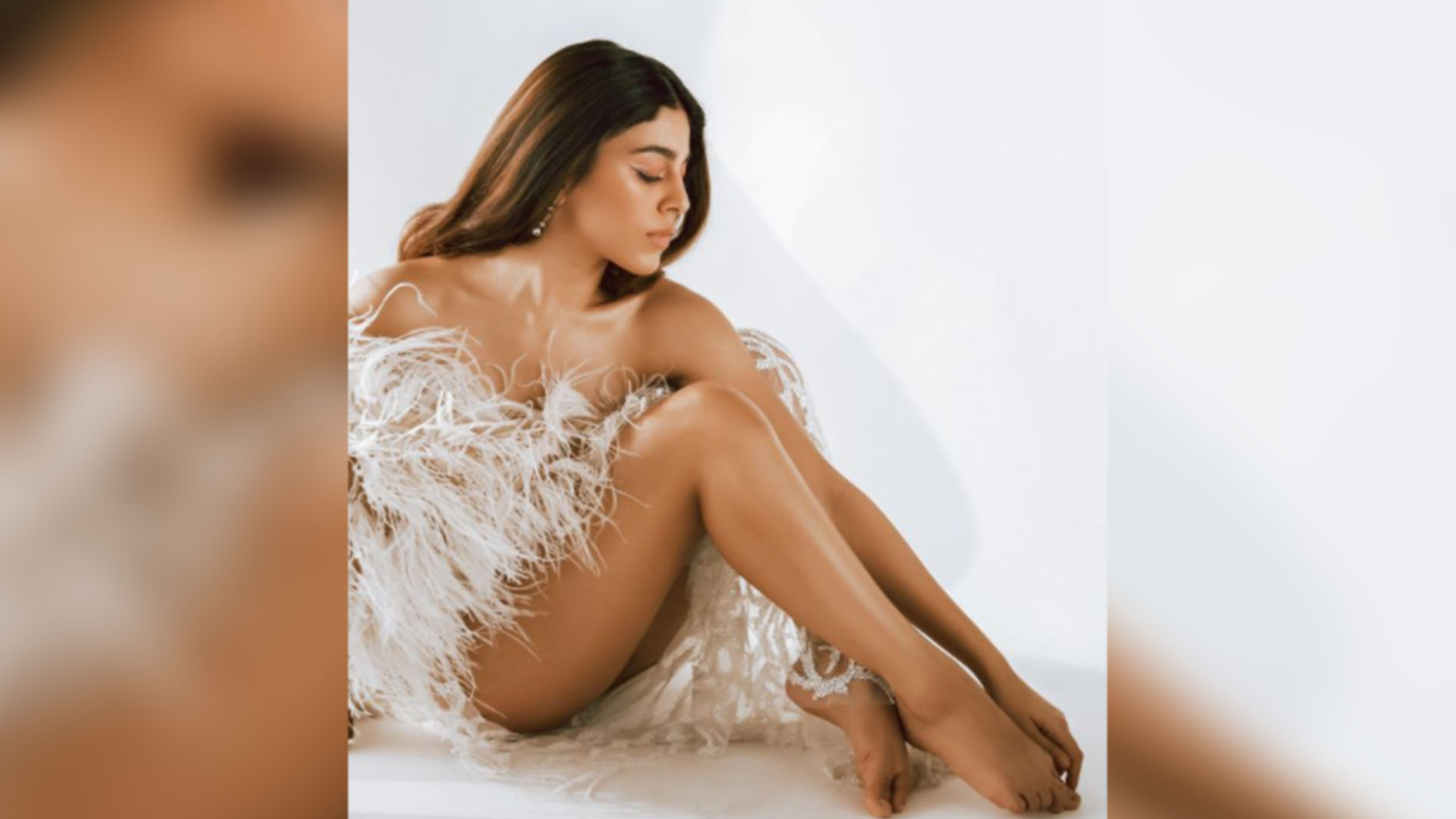 Alaya F sets the internet afire with an all-white ensemble!